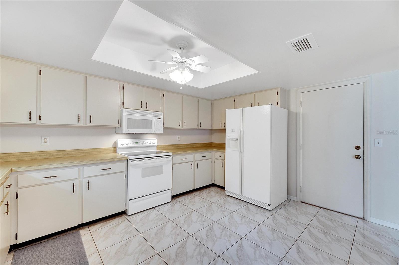 2107 HARTLEBURY WAY, SUN CITY CENTER, FL, 33573