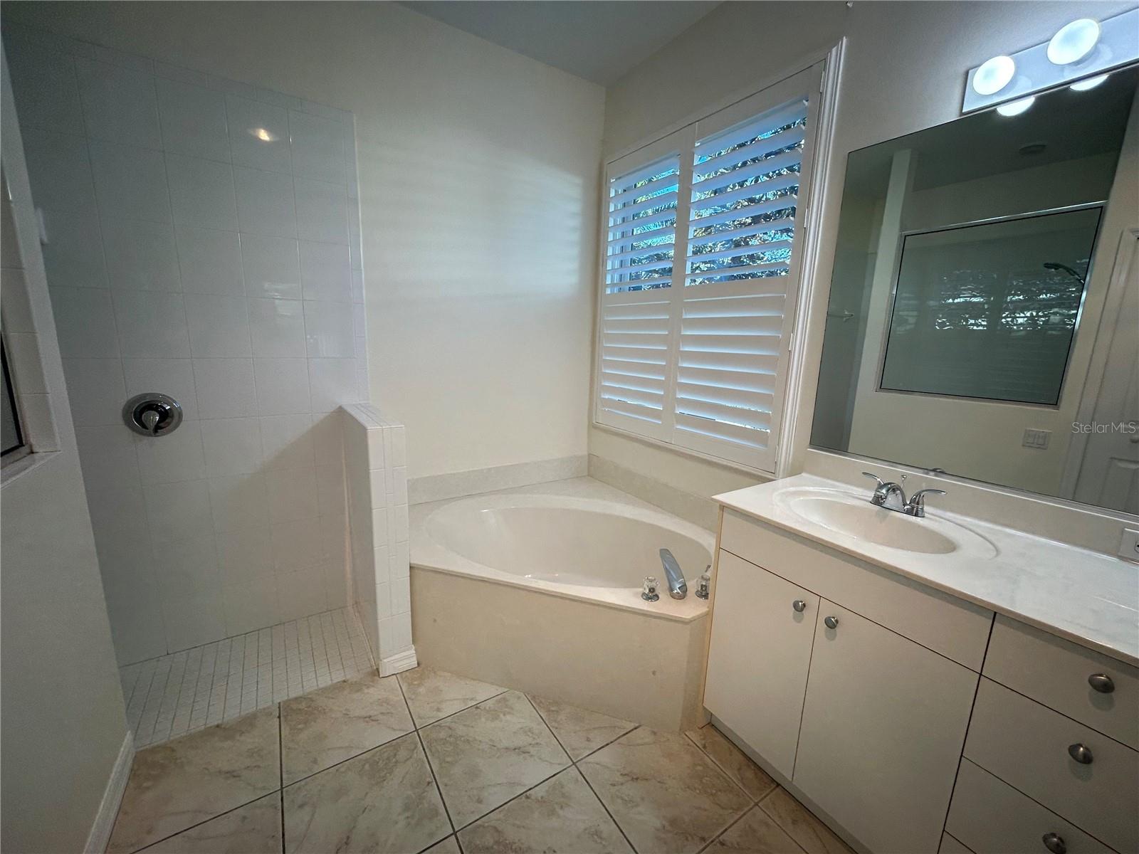 8223 46TH CT E, SARASOTA, FL, 34243