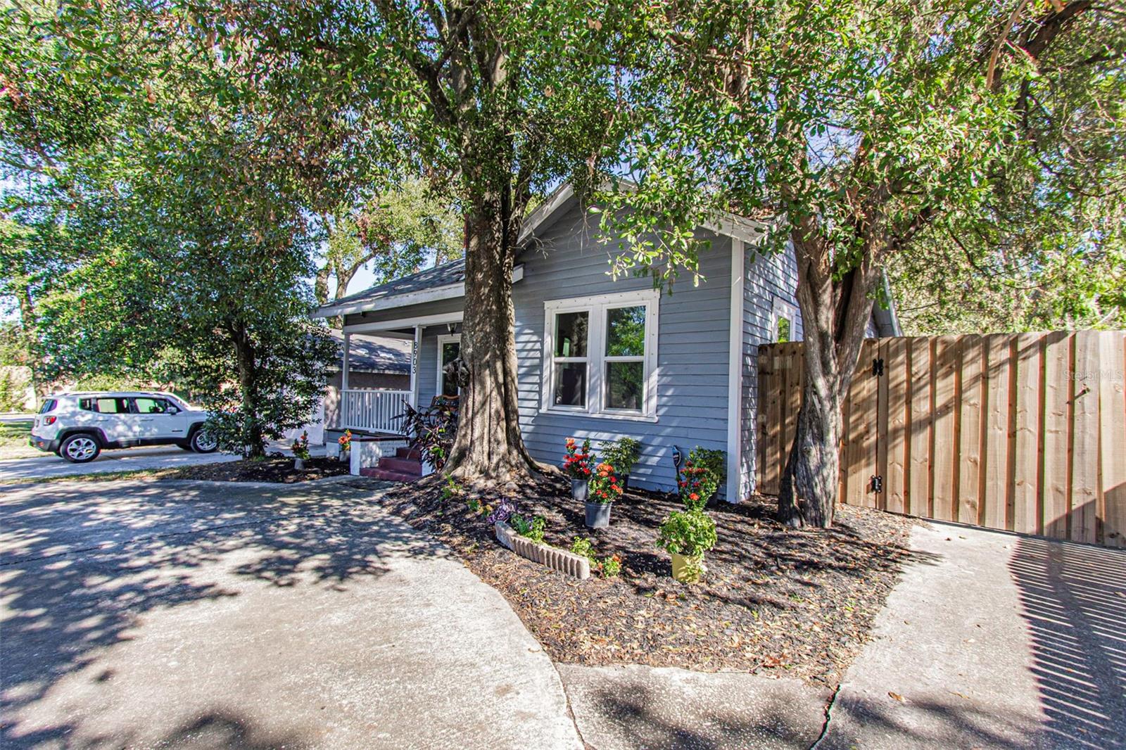 8903 N EDISON AVE, TAMPA, FL, 33604