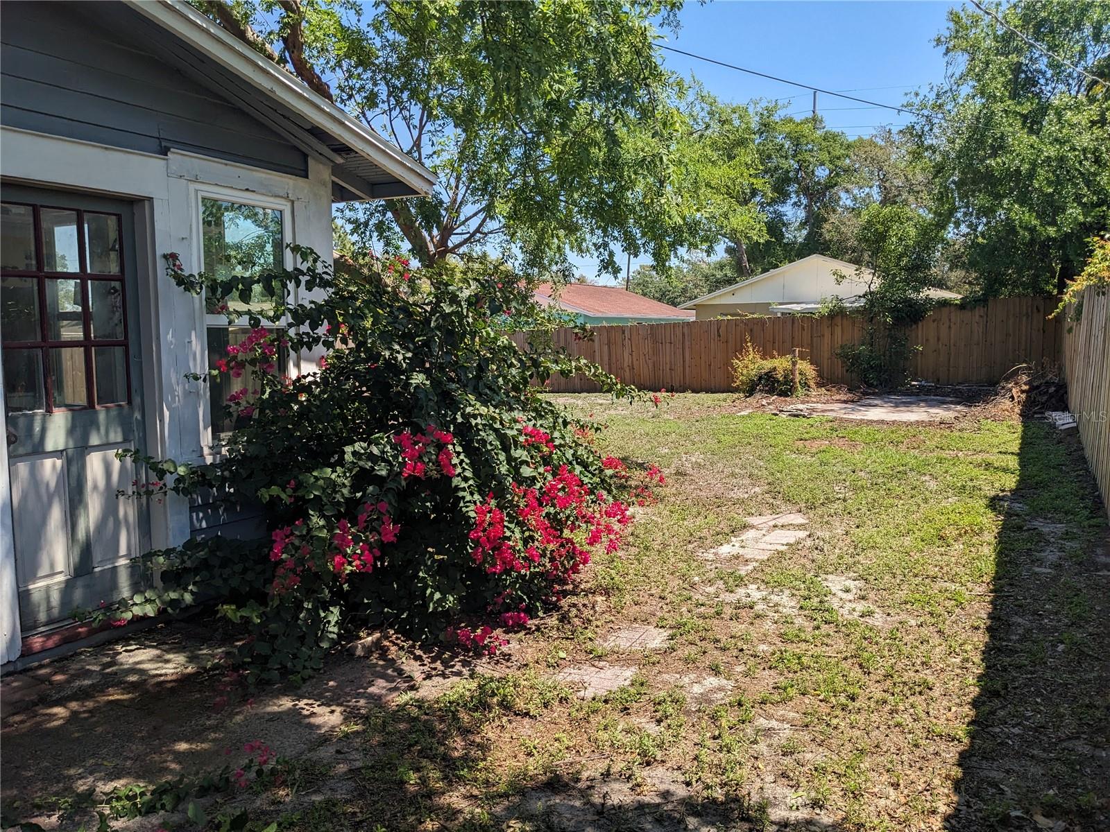8903 N EDISON AVE, TAMPA, FL, 33604