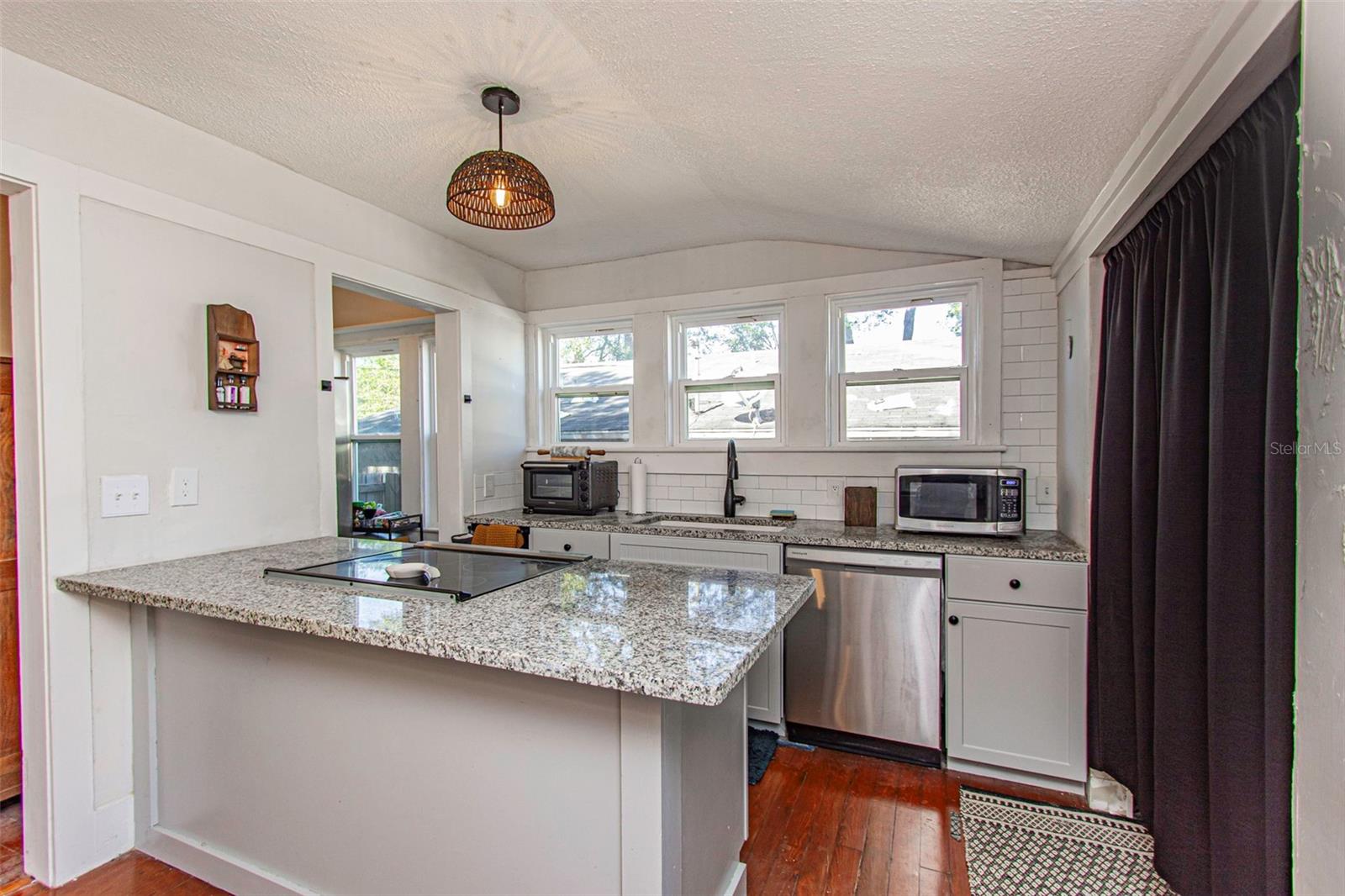 8903 N EDISON AVE, TAMPA, FL, 33604