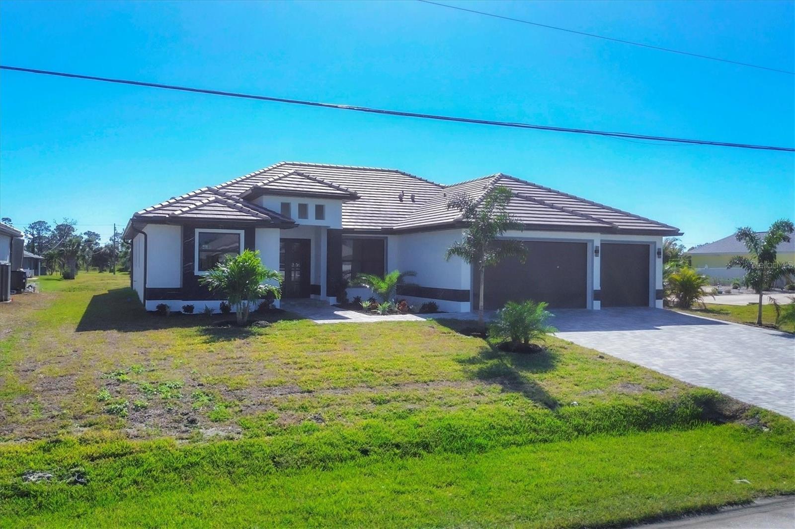 1097 ROTONDA CIR, ROTONDA WEST, FL, 33947
