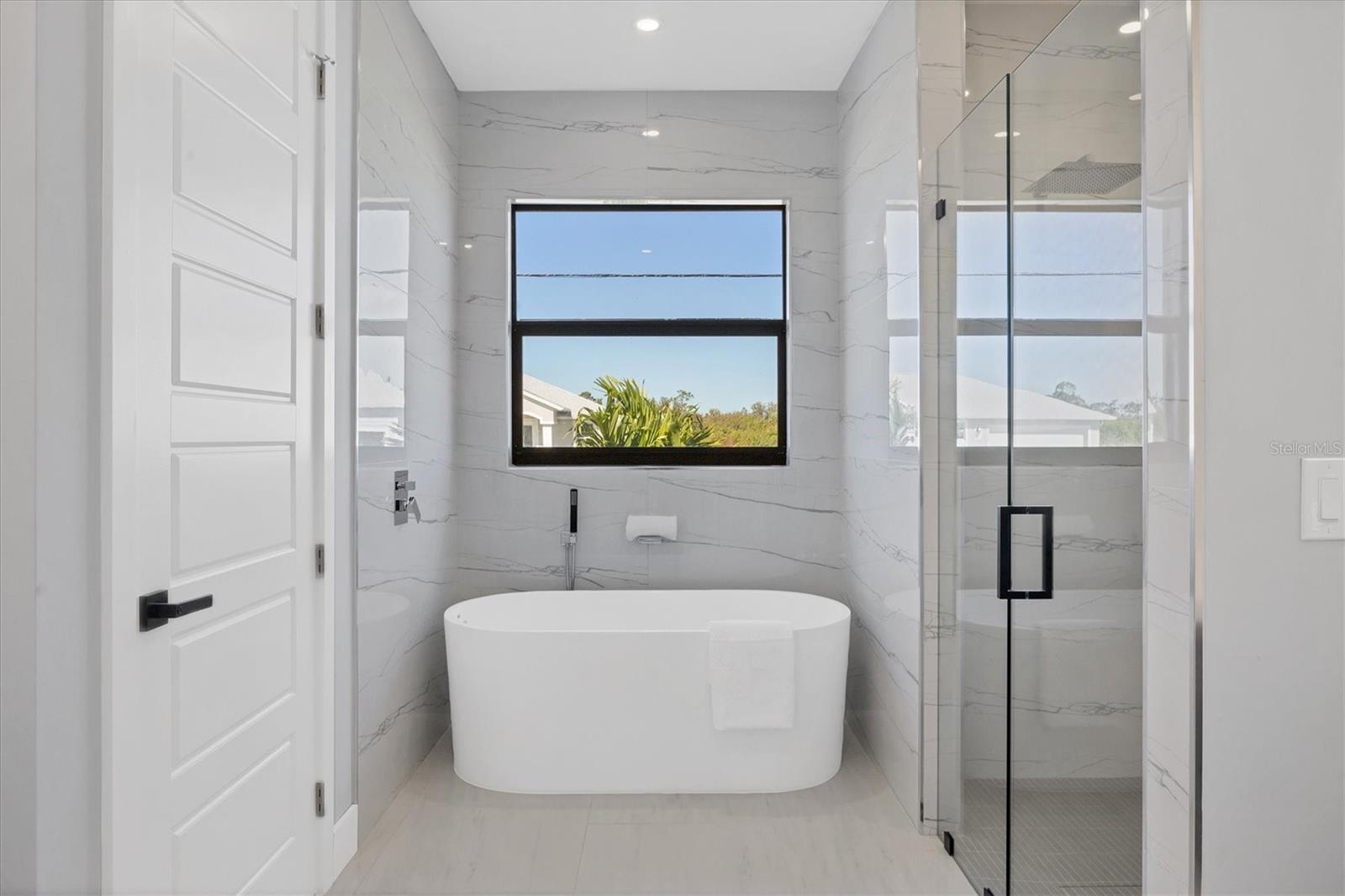 1097 ROTONDA CIR, ROTONDA WEST, FL, 33947