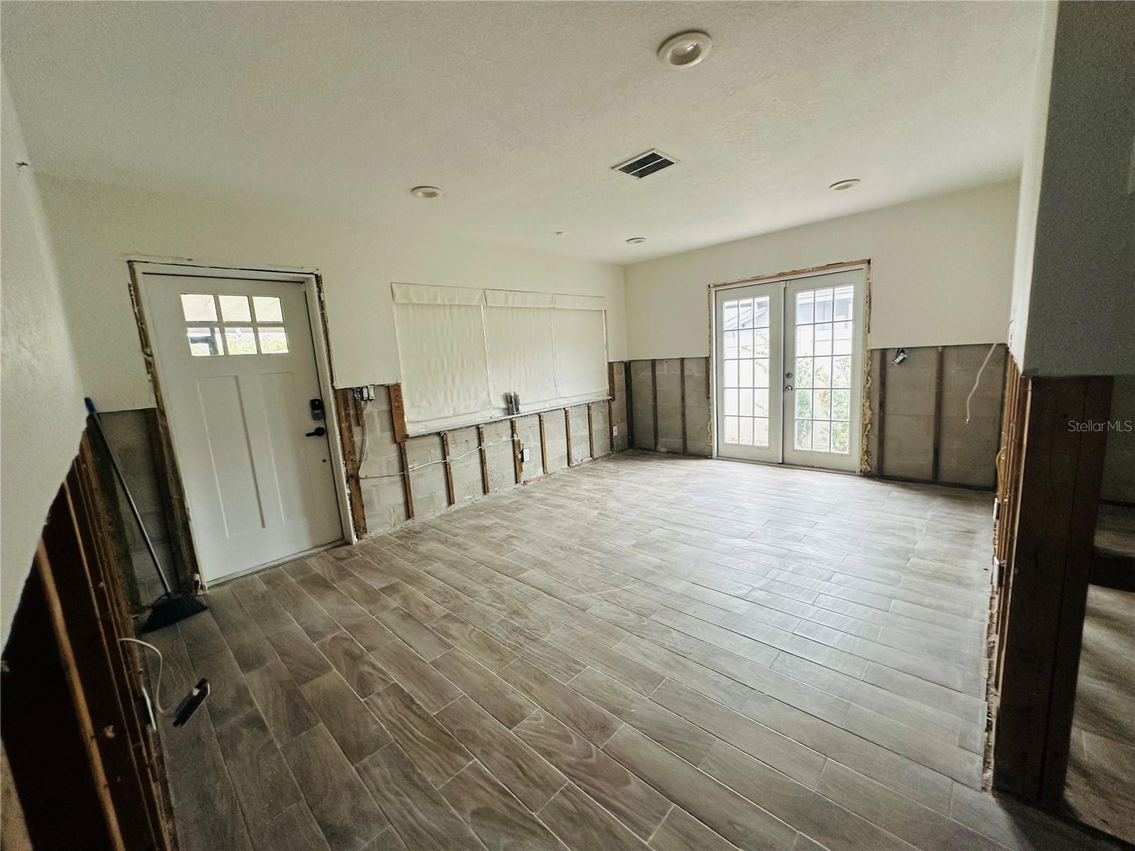 1810 SHORE ACRES BLVD NE, ST PETERSBURG, FL, 33703