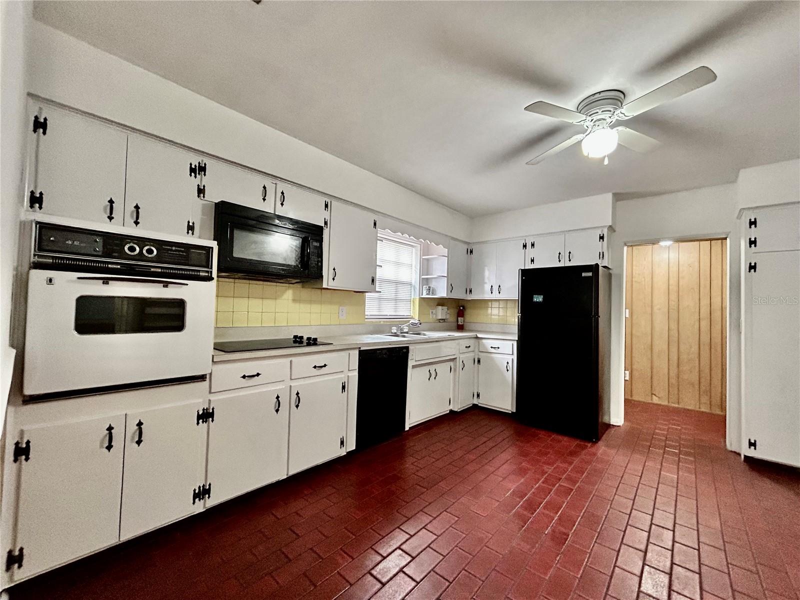217 W LAKE INA DR, WINTER HAVEN, FL, 33884