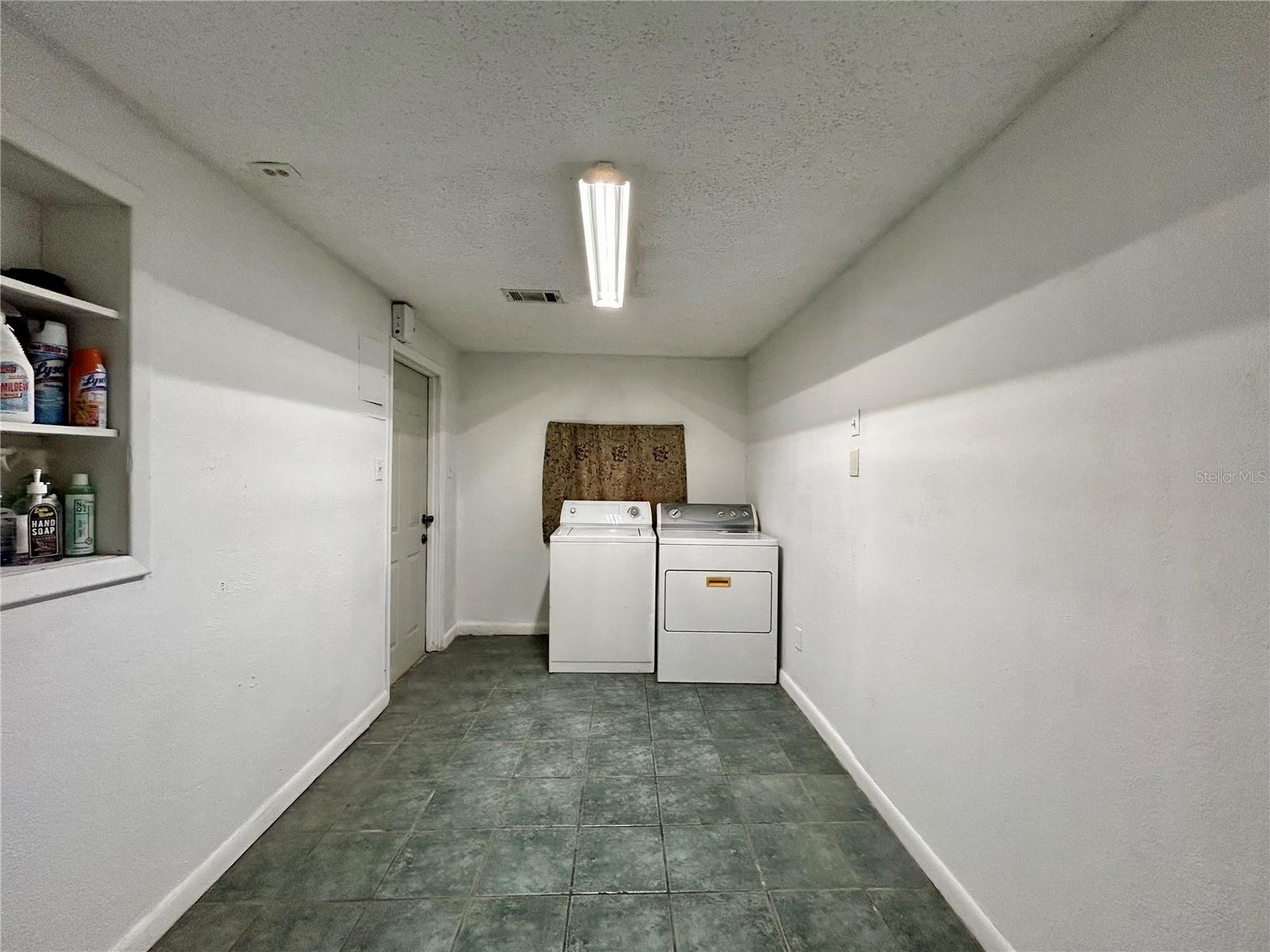 217 W LAKE INA DR, WINTER HAVEN, FL, 33884