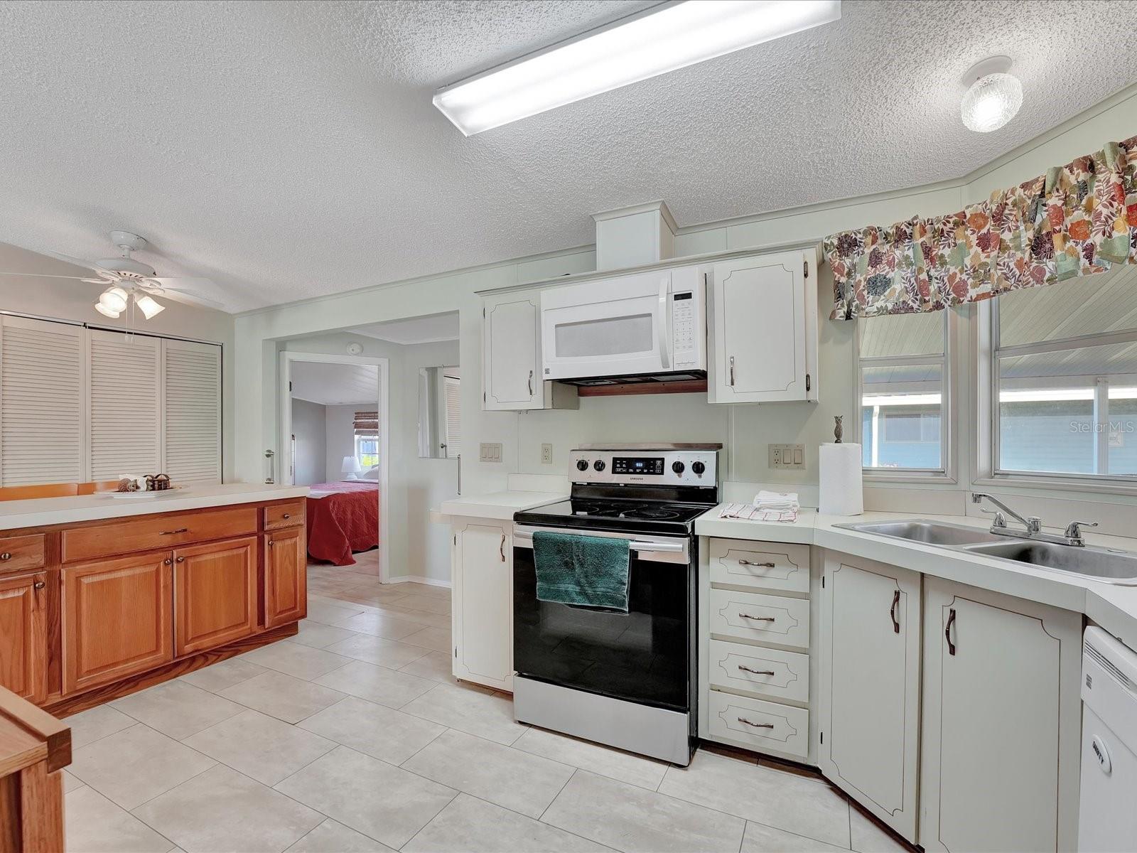 118 SAINT PIERRES WAY, APOLLO BEACH, FL, 33572