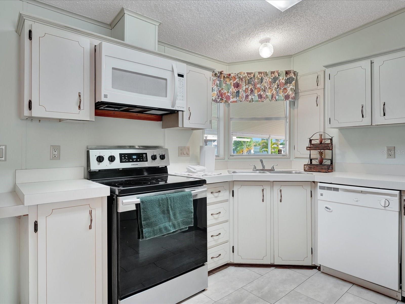 118 SAINT PIERRES WAY, APOLLO BEACH, FL, 33572