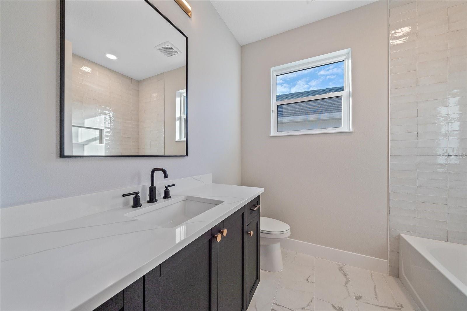 8387 WINDBOUND CT, SARASOTA, FL, 34240