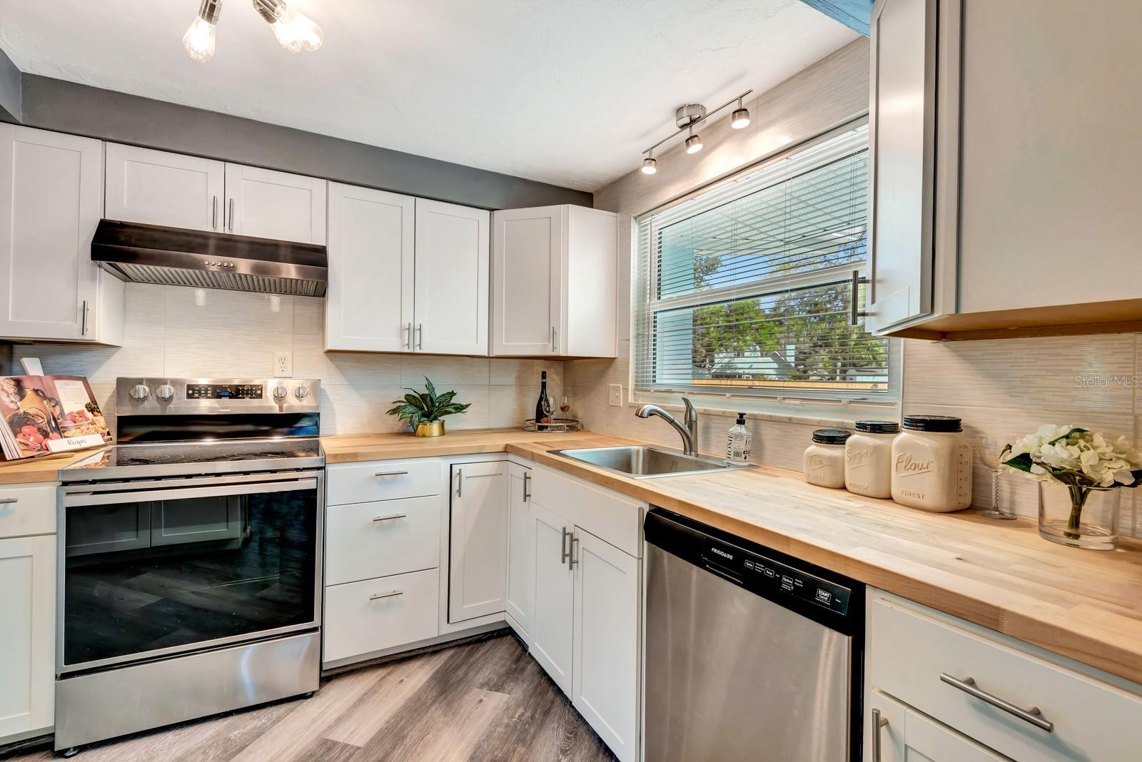 4151 OLIVE AVE, SARASOTA, FL, 34231