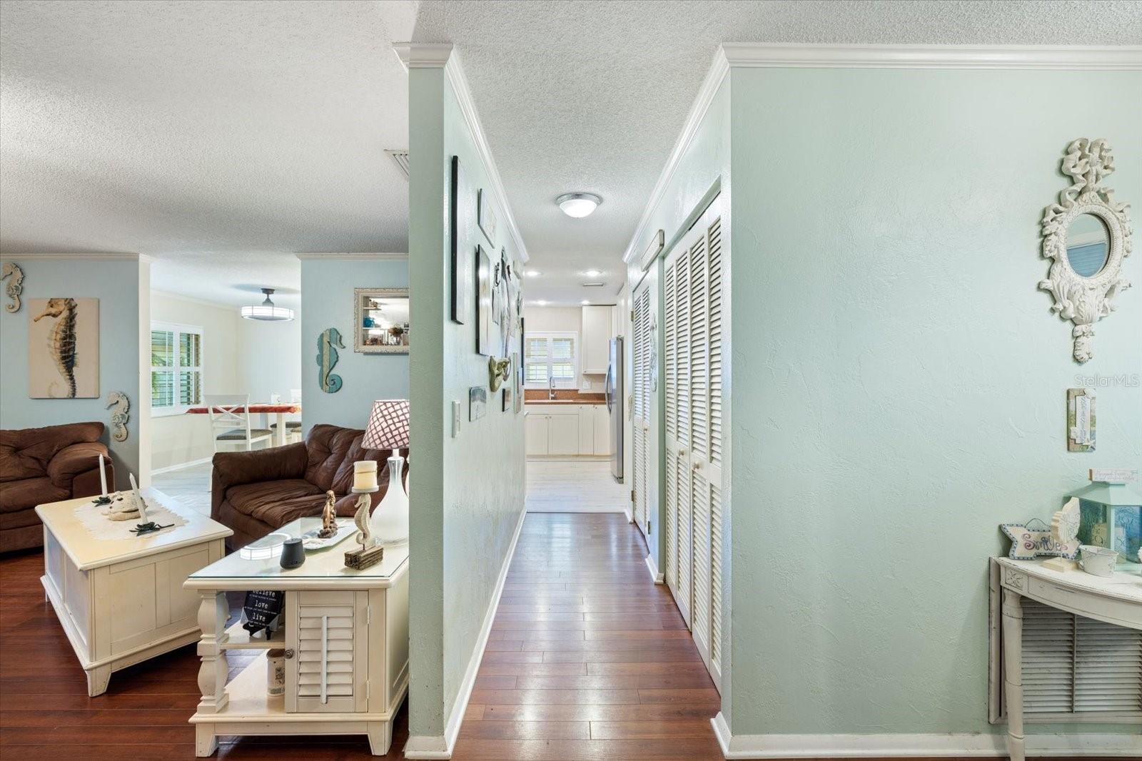 8315 SYLVAN WOODS DR, SARASOTA, FL, 34243