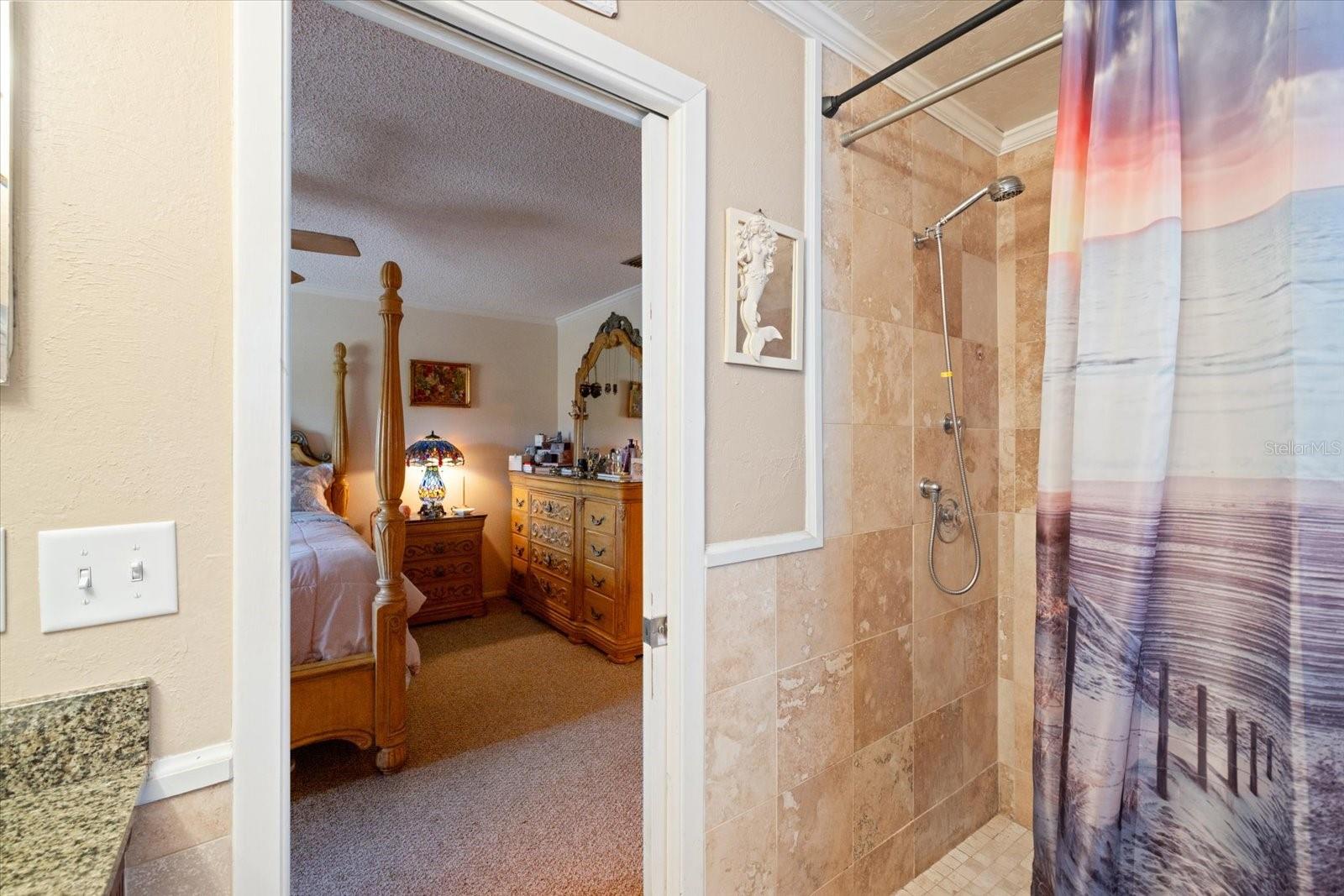 8315 SYLVAN WOODS DR, SARASOTA, FL, 34243