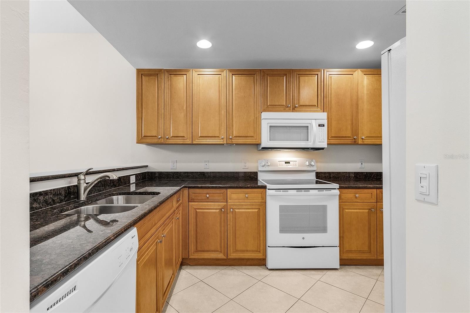 240 W END DR #212, PUNTA GORDA, FL, 33950