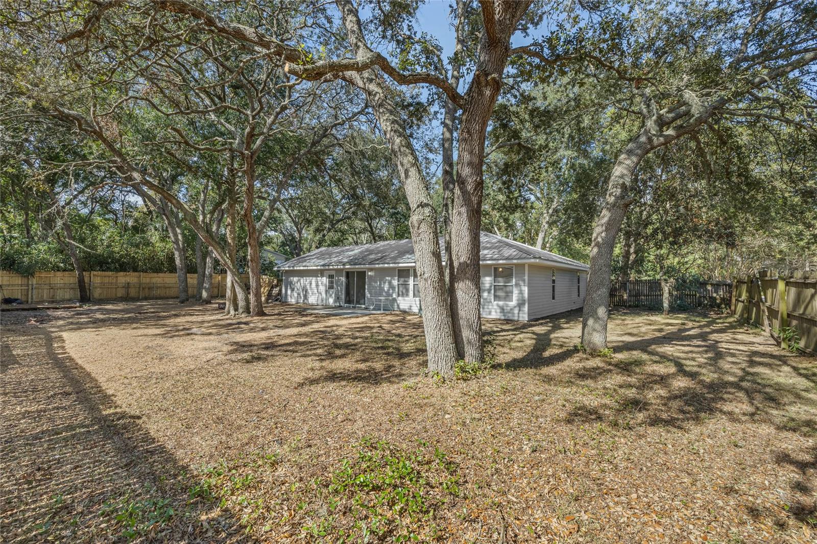 40335 PALM ST, LADY LAKE, FL, 32159