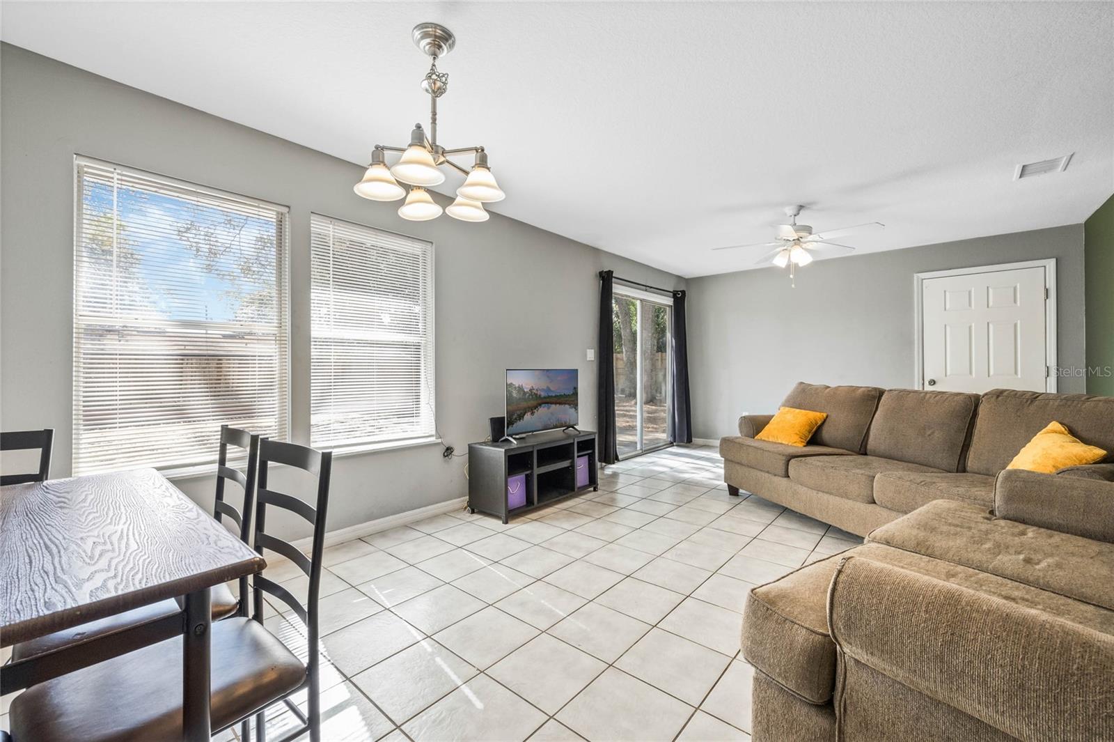 40335 PALM ST, LADY LAKE, FL, 32159
