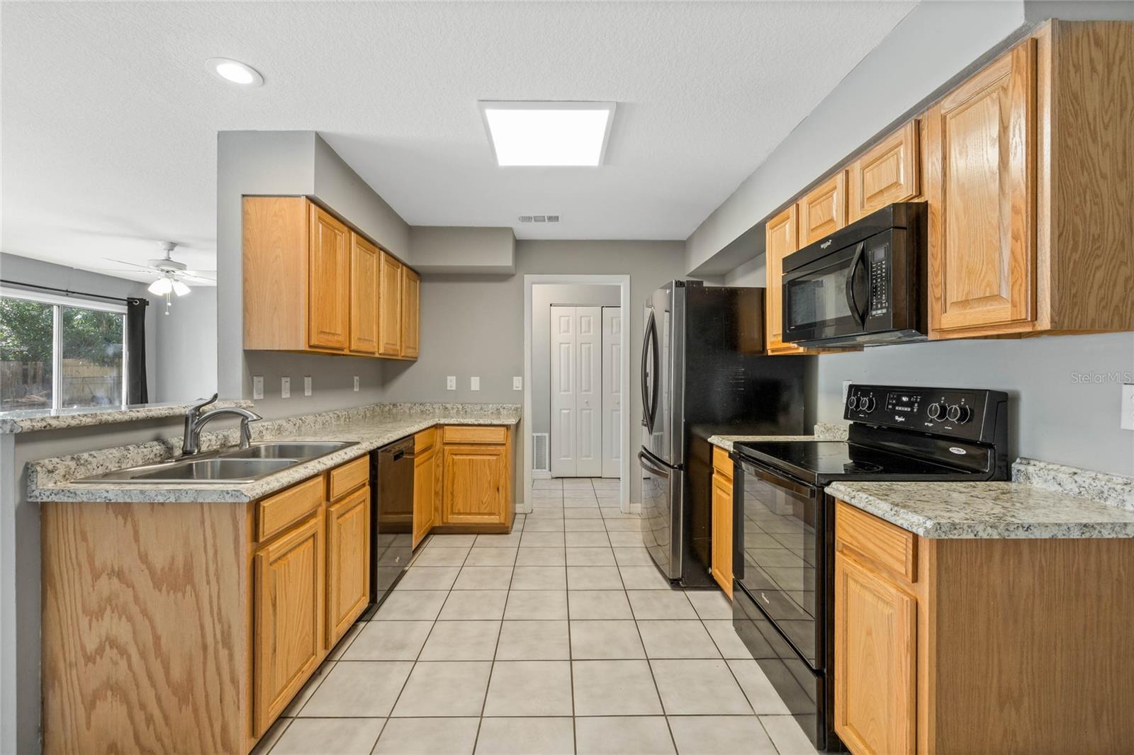 40335 PALM ST, LADY LAKE, FL, 32159