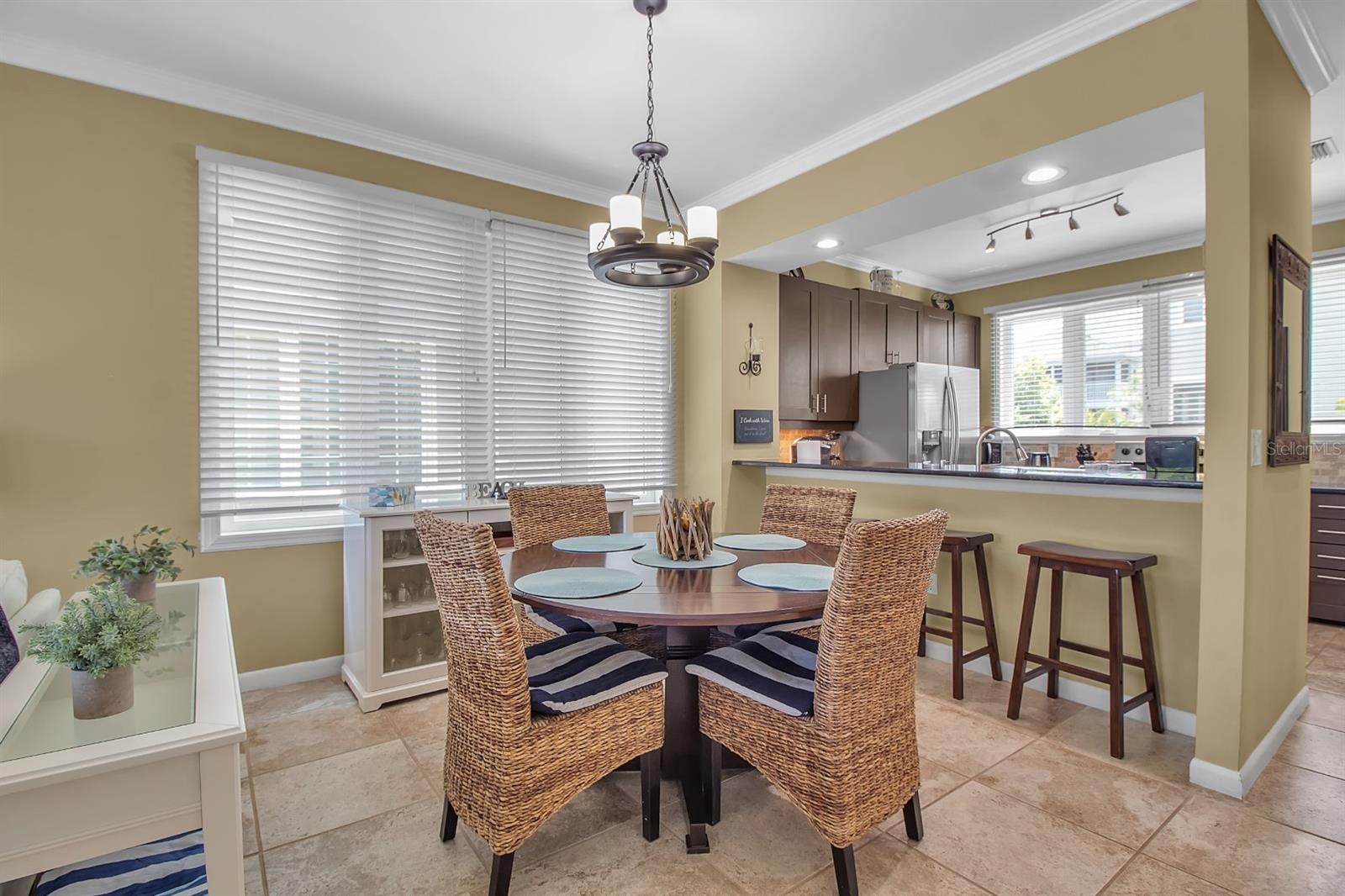 528 FOREST WAY, LONGBOAT KEY, FL, 34228