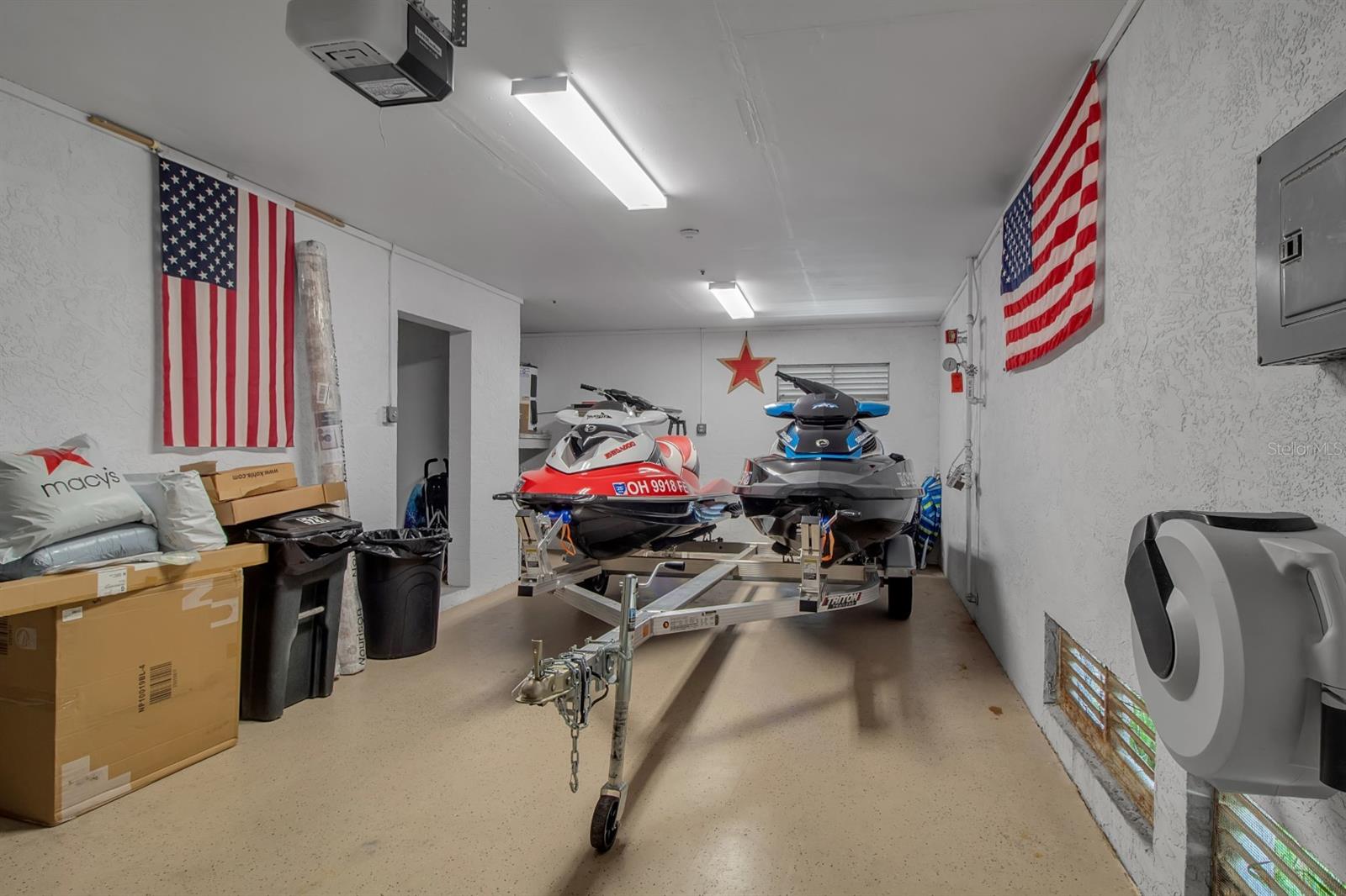 528 FOREST WAY, LONGBOAT KEY, FL, 34228