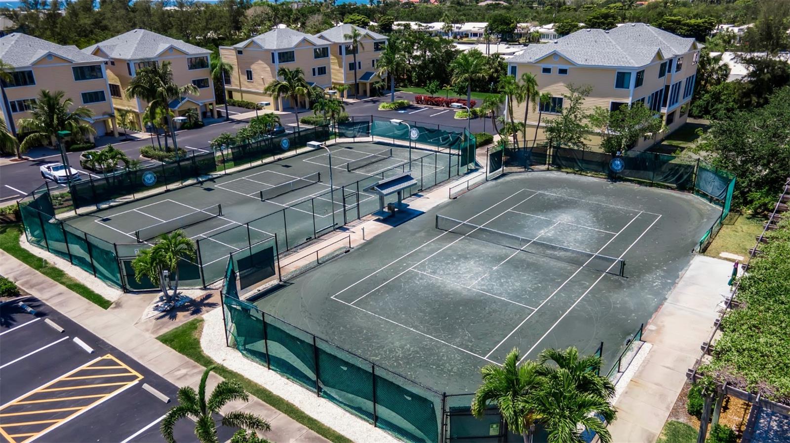 528 FOREST WAY, LONGBOAT KEY, FL, 34228