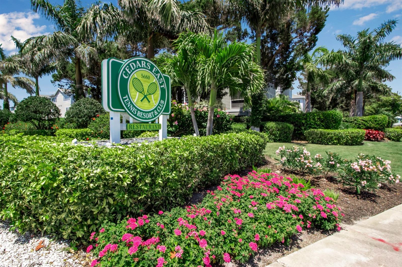 528 FOREST WAY, LONGBOAT KEY, FL, 34228