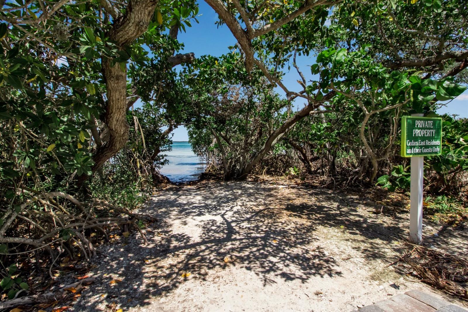 528 FOREST WAY, LONGBOAT KEY, FL, 34228