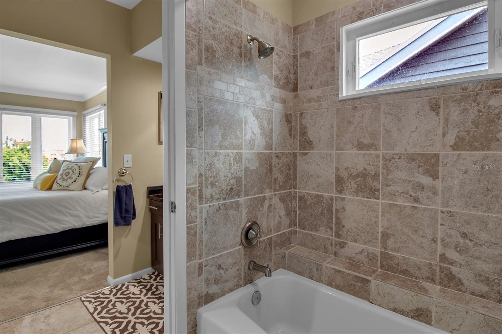 528 FOREST WAY, LONGBOAT KEY, FL, 34228