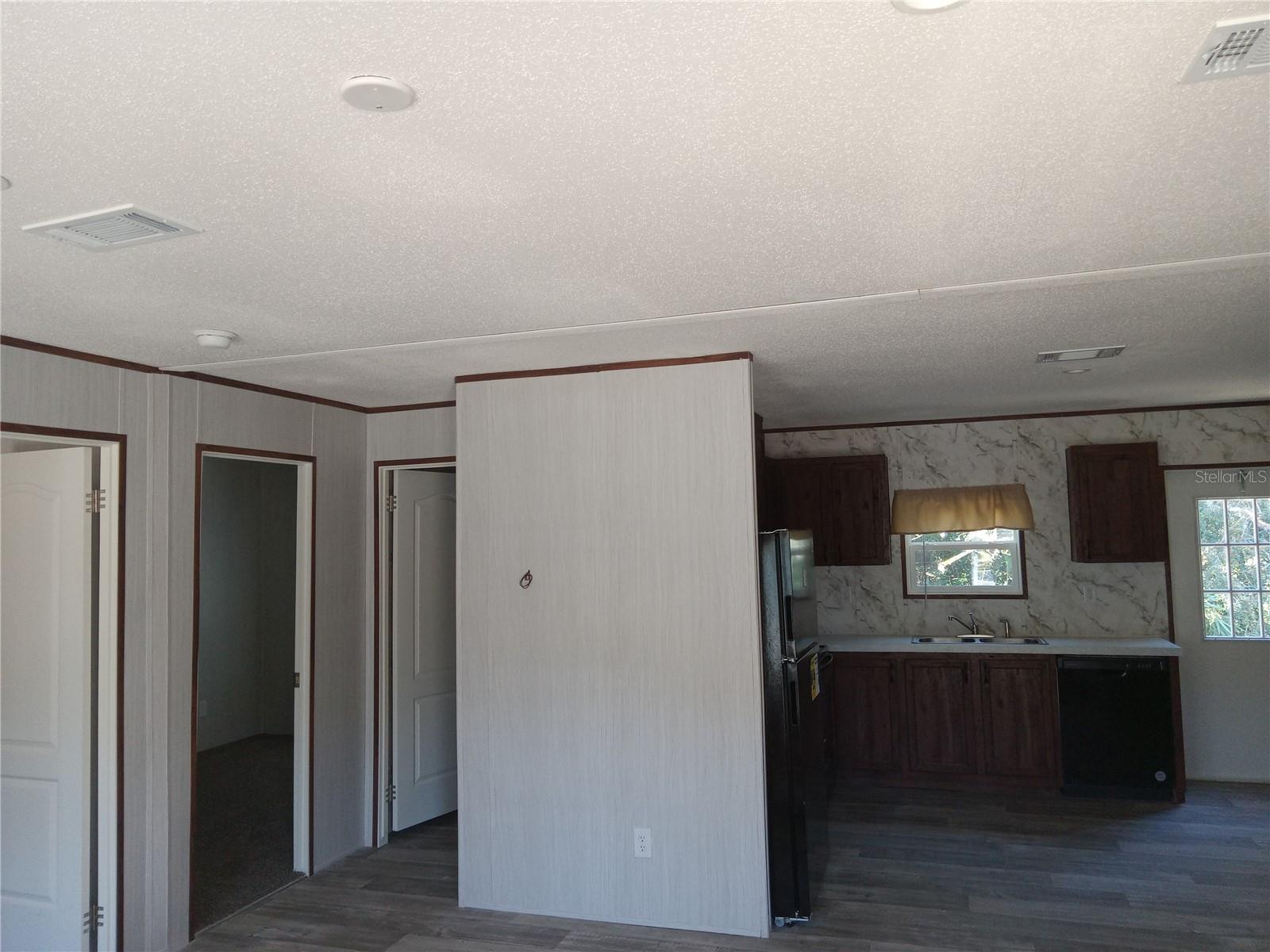 31541 HILLCREST DR, EUSTIS, FL, 32736