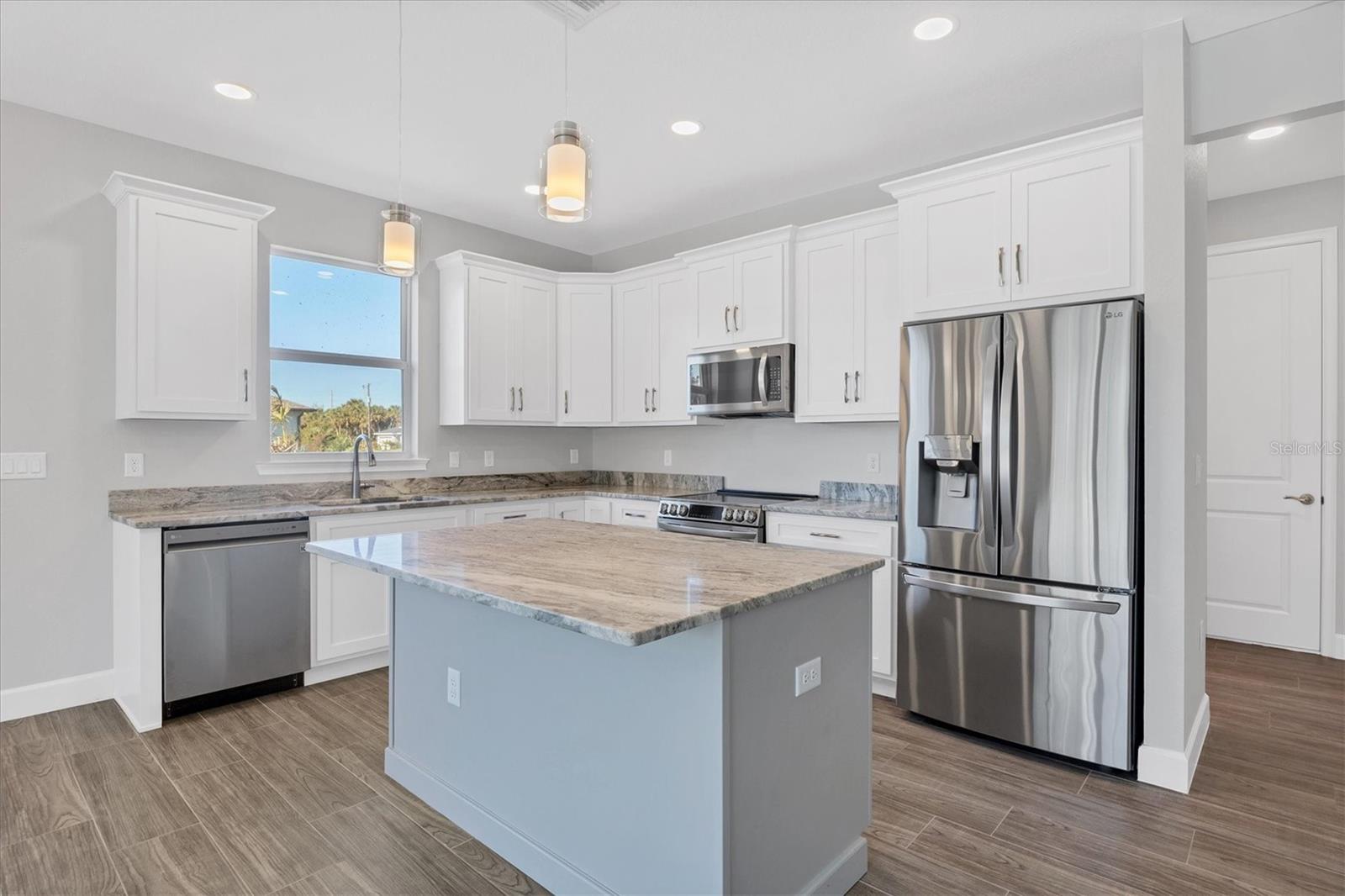 399 SUNSET RD N, ROTONDA WEST, FL, 33947