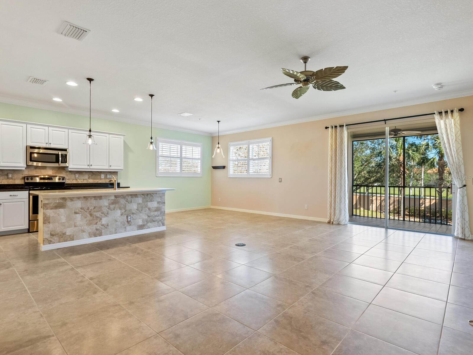 8133 MIRAMAR WAY #201, LAKEWOOD RANCH, FL, 34202
