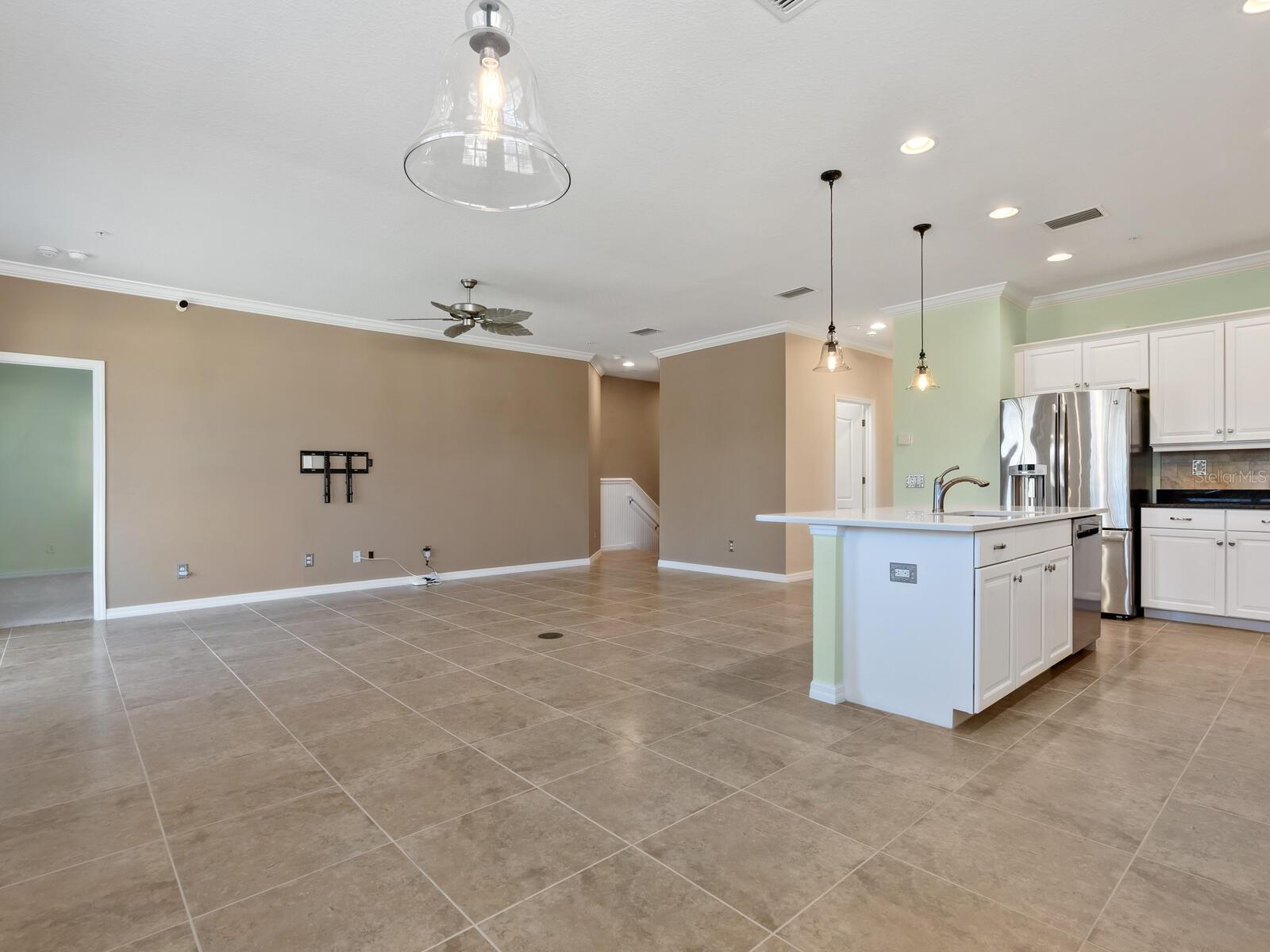 8133 MIRAMAR WAY #201, LAKEWOOD RANCH, FL, 34202