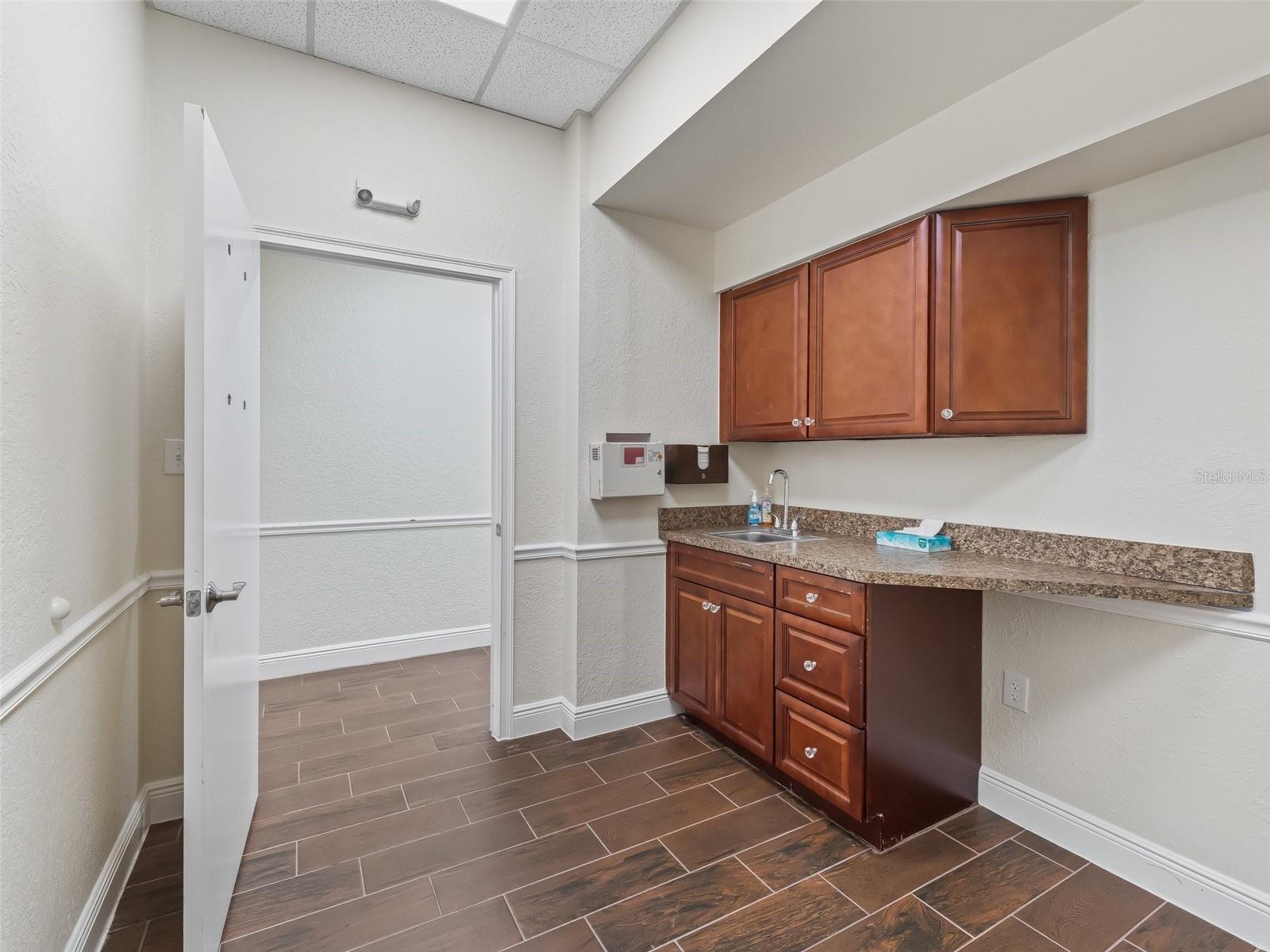 837 S MAIN ST, WILDWOOD, FL, 34785