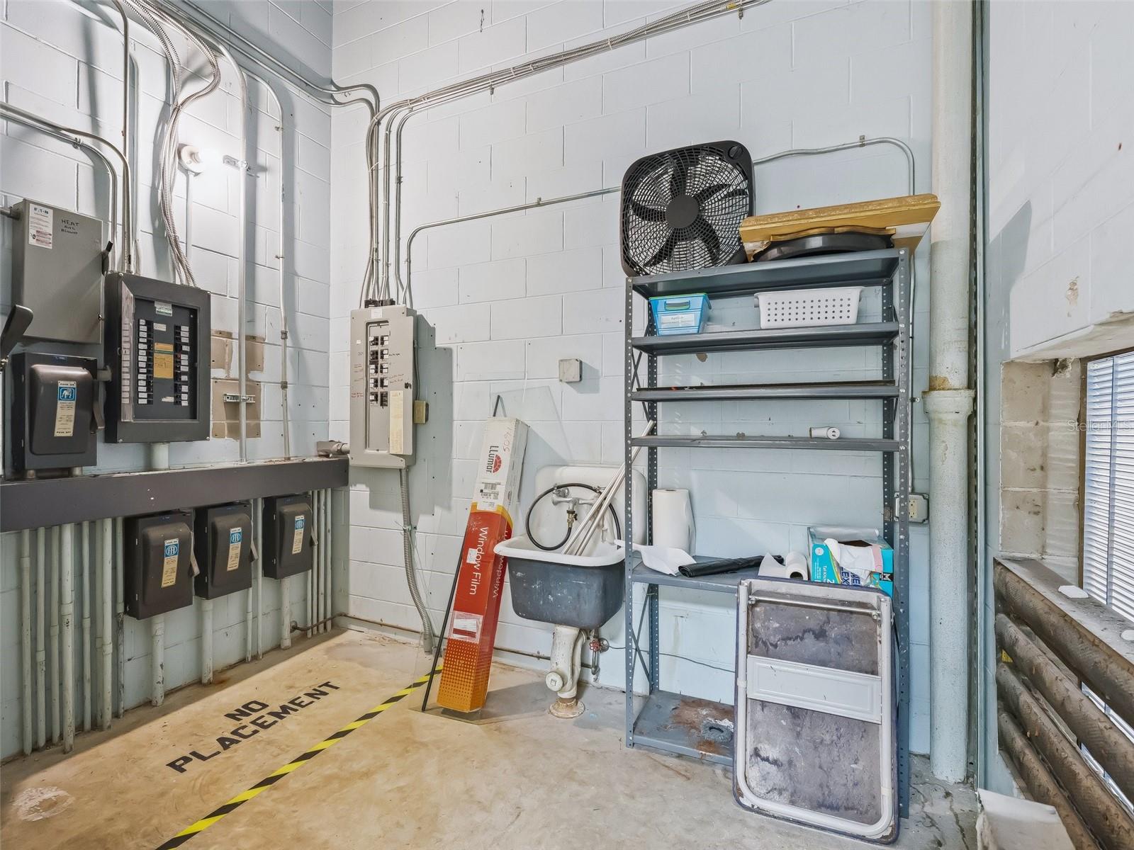 837 S MAIN ST, WILDWOOD, FL, 34785