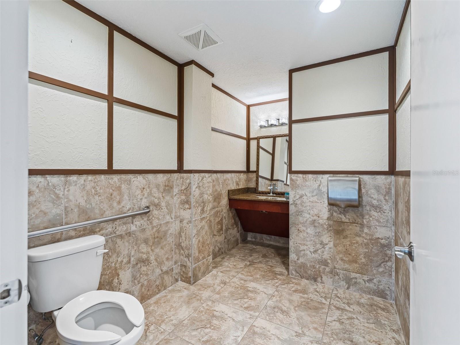 837 S MAIN ST, WILDWOOD, FL, 34785