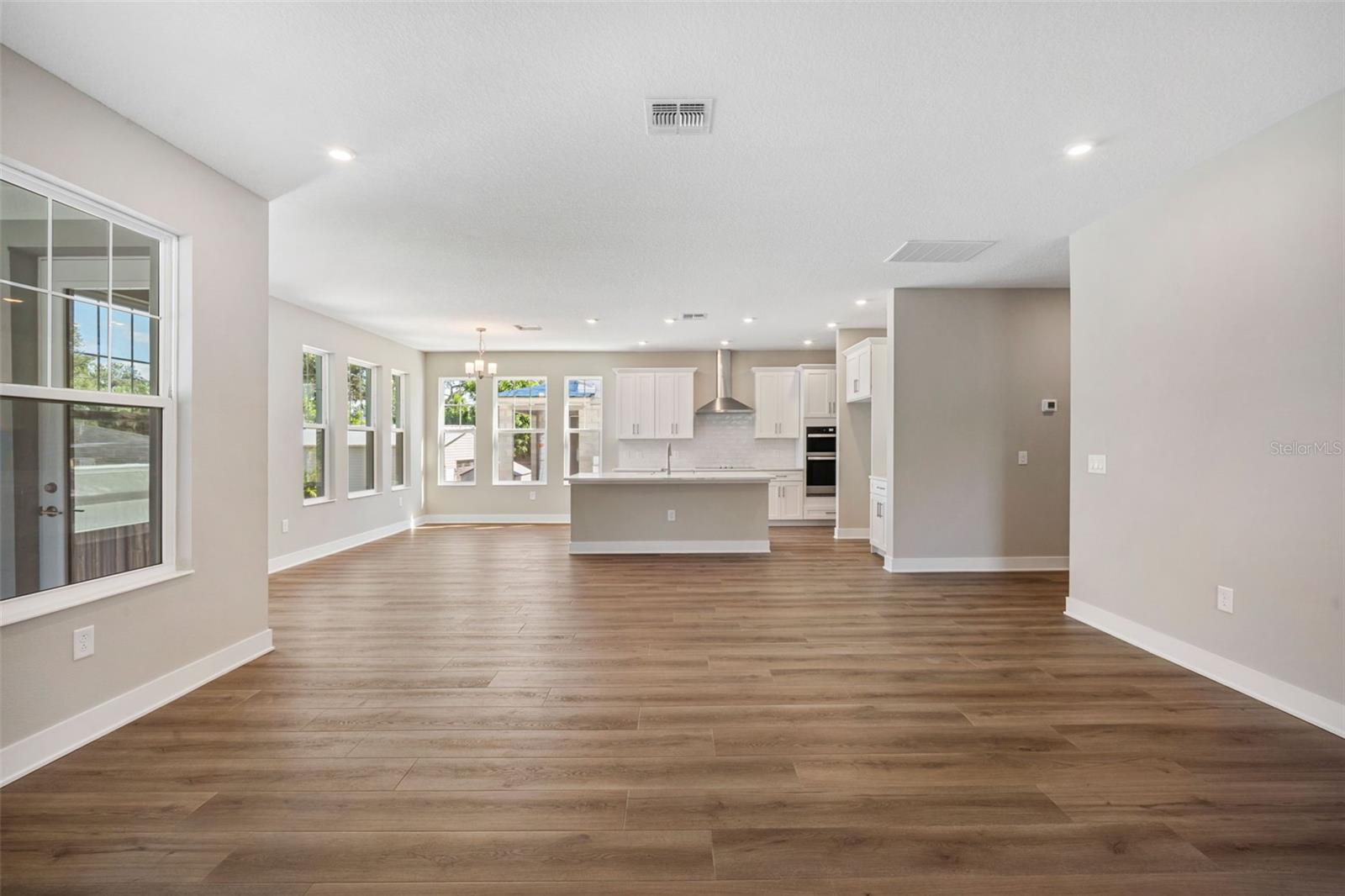 741 58TH AVE NE, ST PETERSBURG, FL, 33703