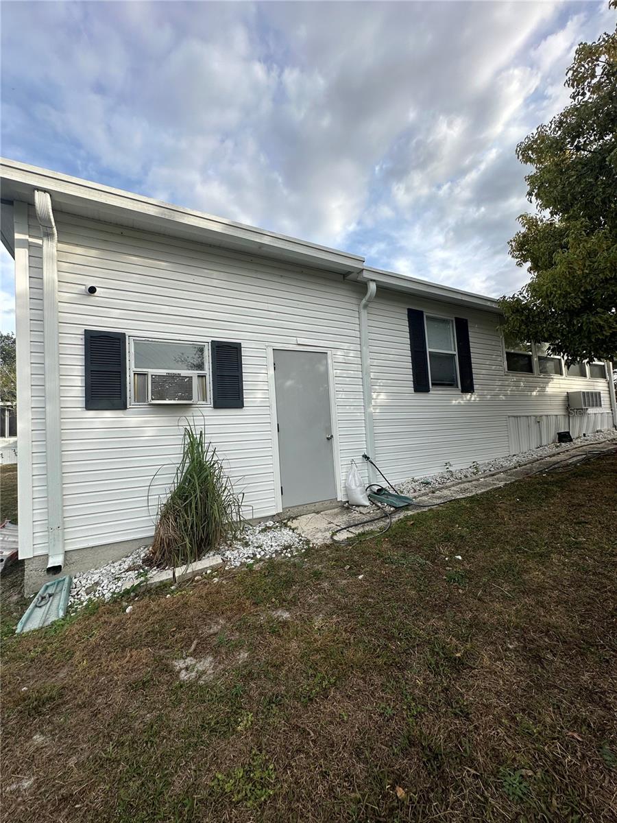 9289 GRIZZLY BEAR LN, WEEKI WACHEE, FL, 34613