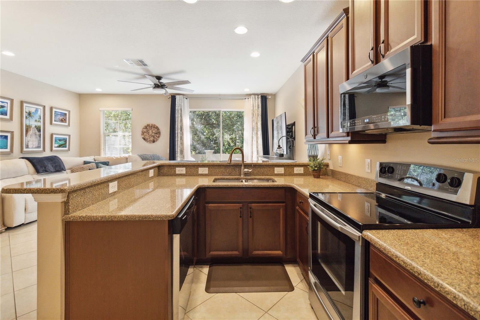 136 CANTERBURY BELL DR, OVIEDO, FL, 32765