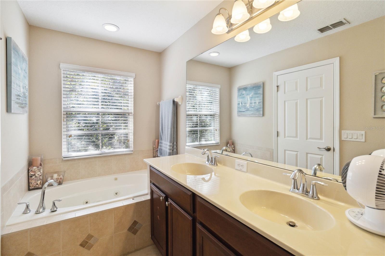 136 CANTERBURY BELL DR, OVIEDO, FL, 32765