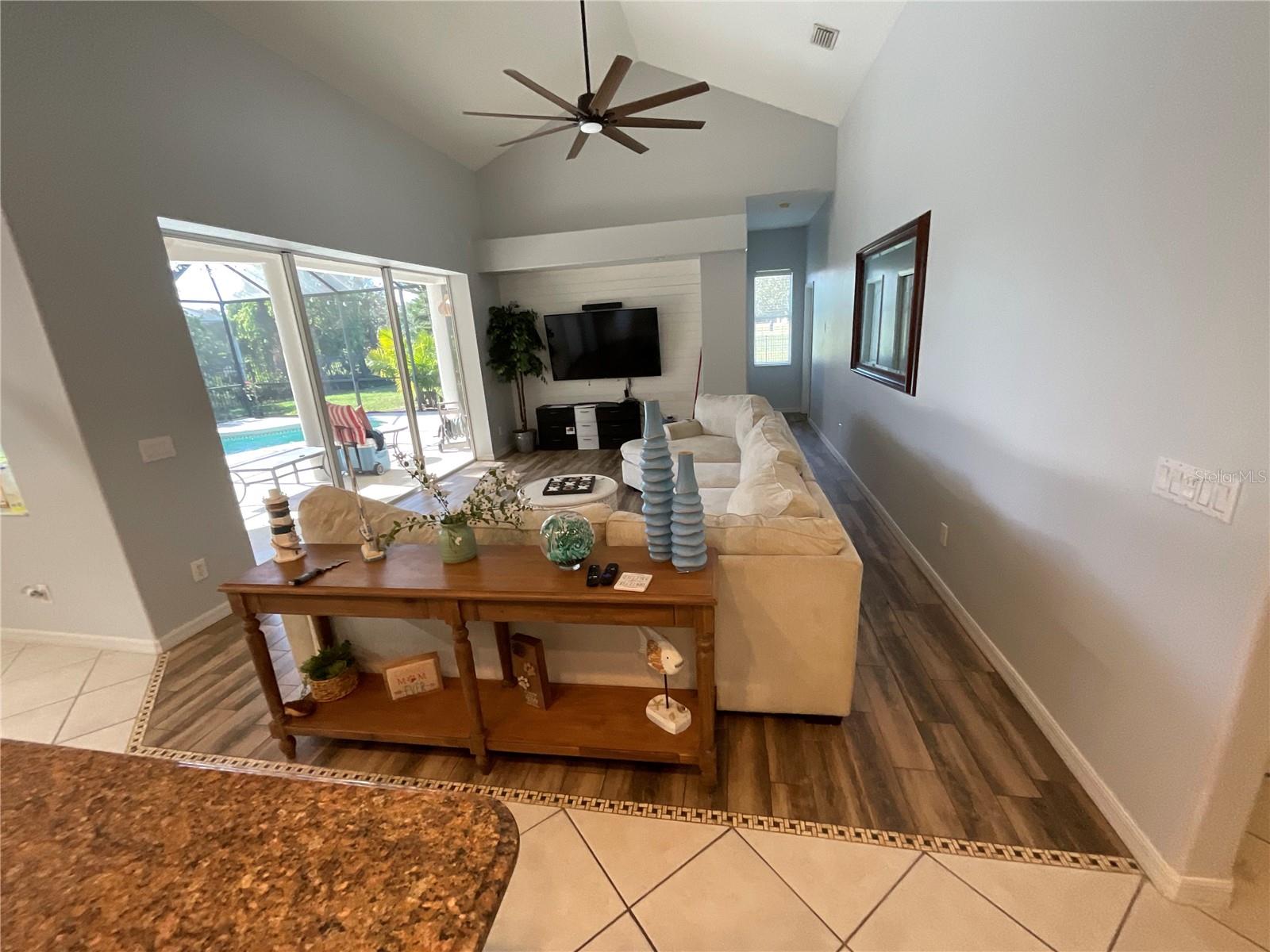 240 DOVE TRL, BRADENTON, FL, 34212