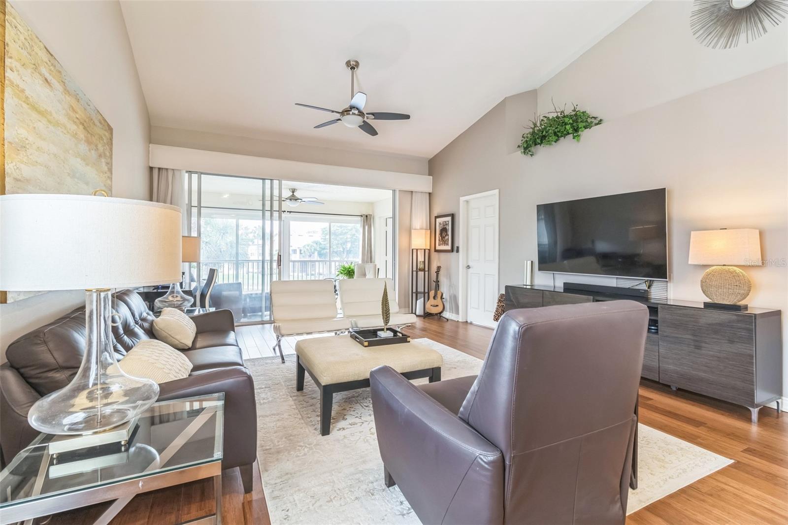 752 WIGGINS LAKE DR #201, NAPLES, FL, 34110