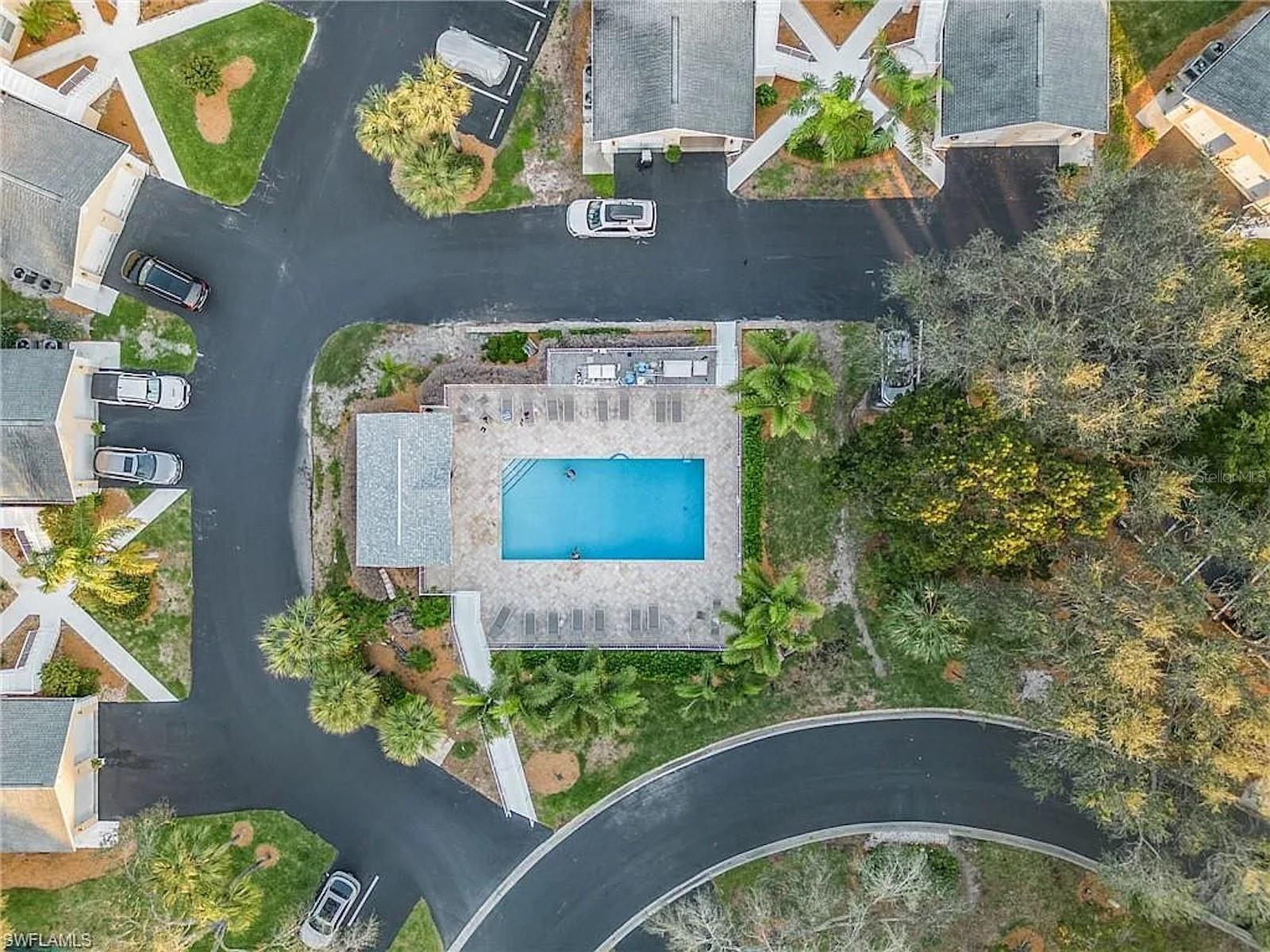 752 WIGGINS LAKE DR #201, NAPLES, FL, 34110