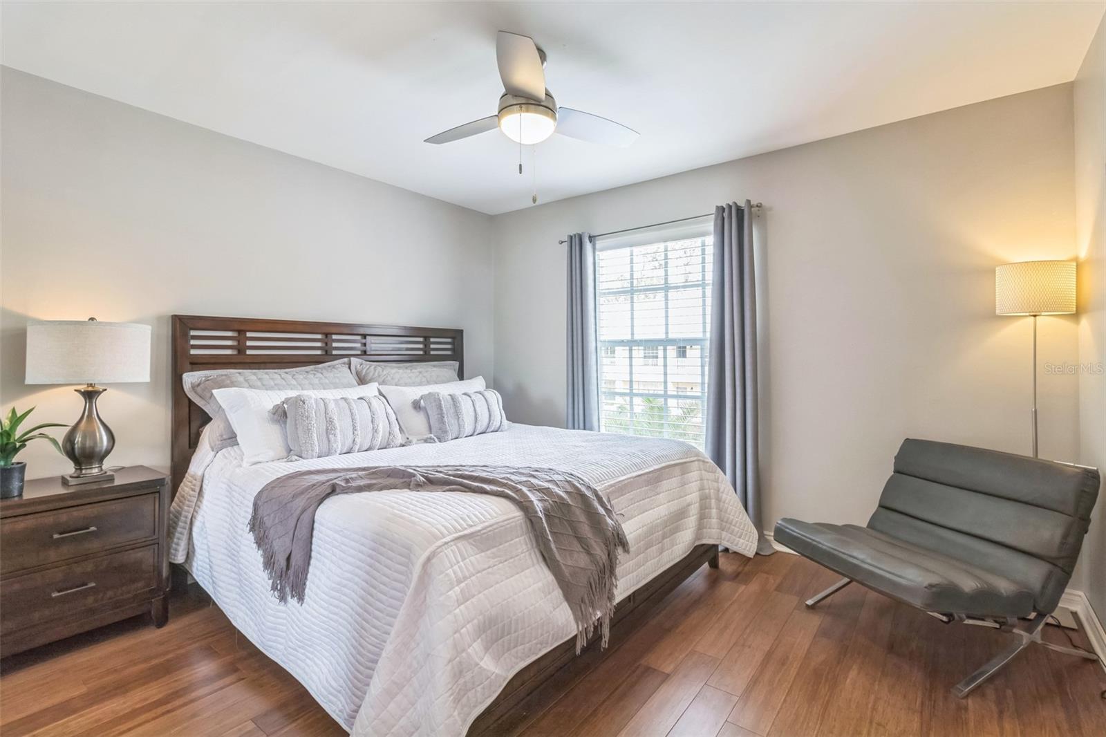 752 WIGGINS LAKE DR #201, NAPLES, FL, 34110