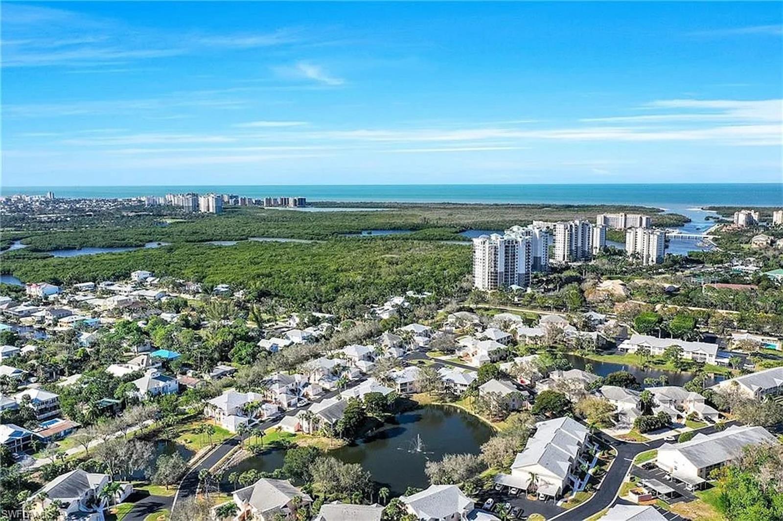 752 WIGGINS LAKE DR #201, NAPLES, FL, 34110