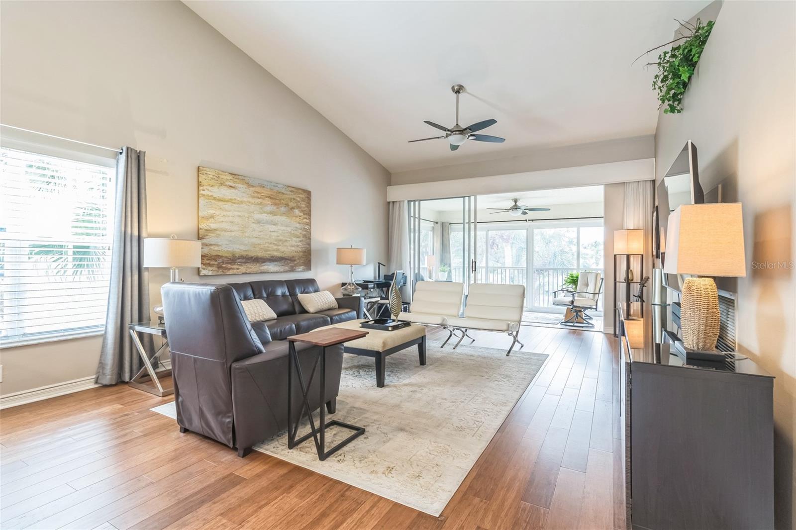 752 WIGGINS LAKE DR #201, NAPLES, FL, 34110