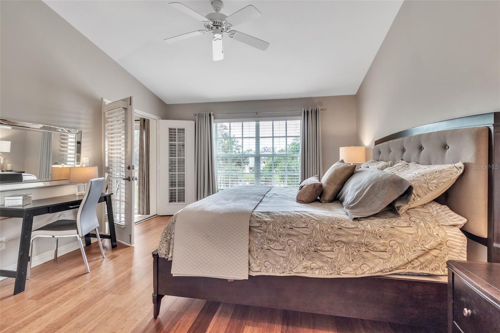 752 WIGGINS LAKE DR #201, NAPLES, FL, 34110