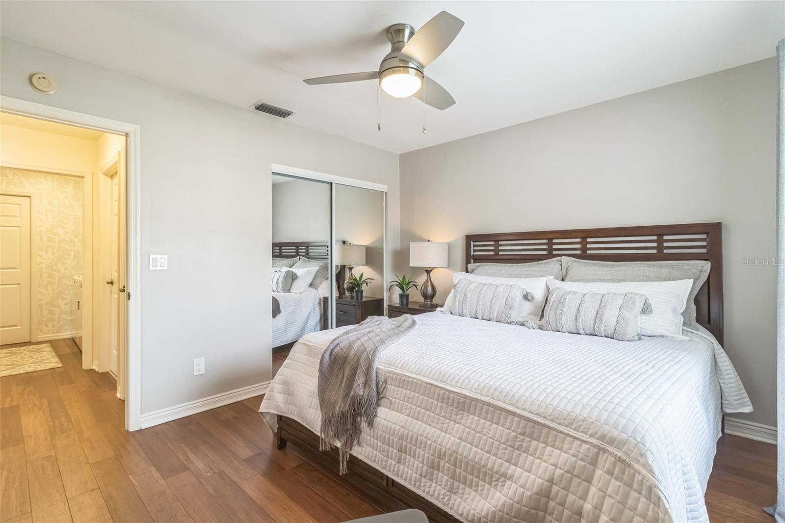 752 WIGGINS LAKE DR #201, NAPLES, FL, 34110