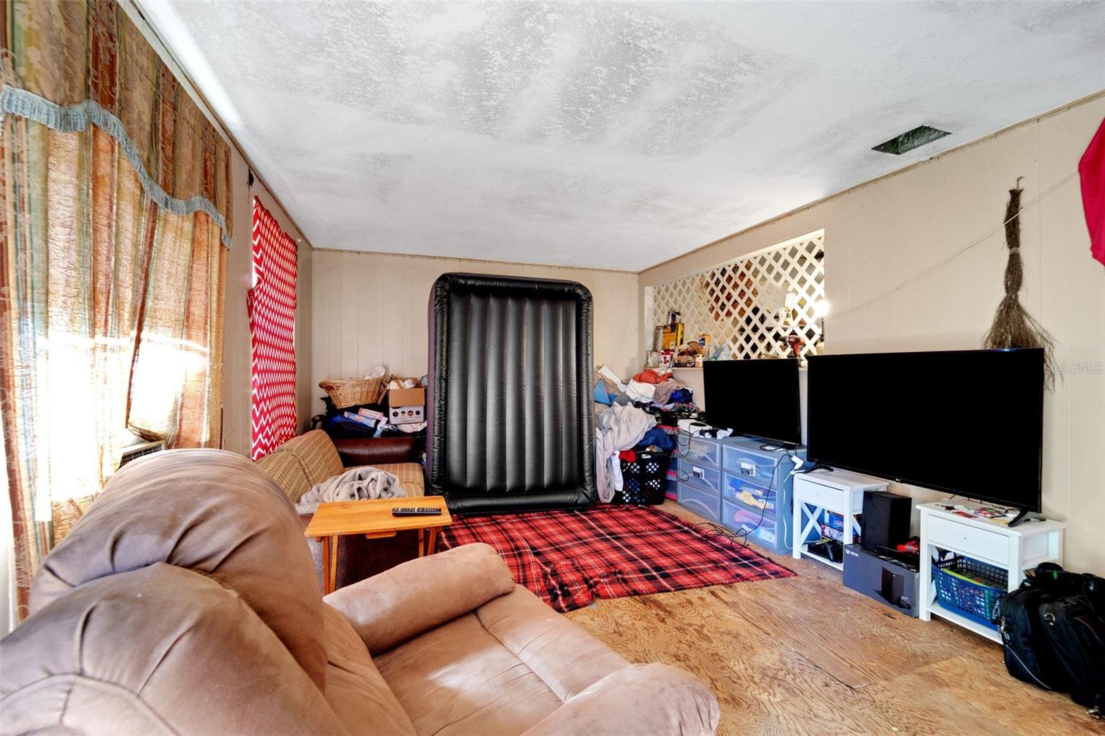 801 N CLERMONT AVE, FORT MEADE, FL, 33841