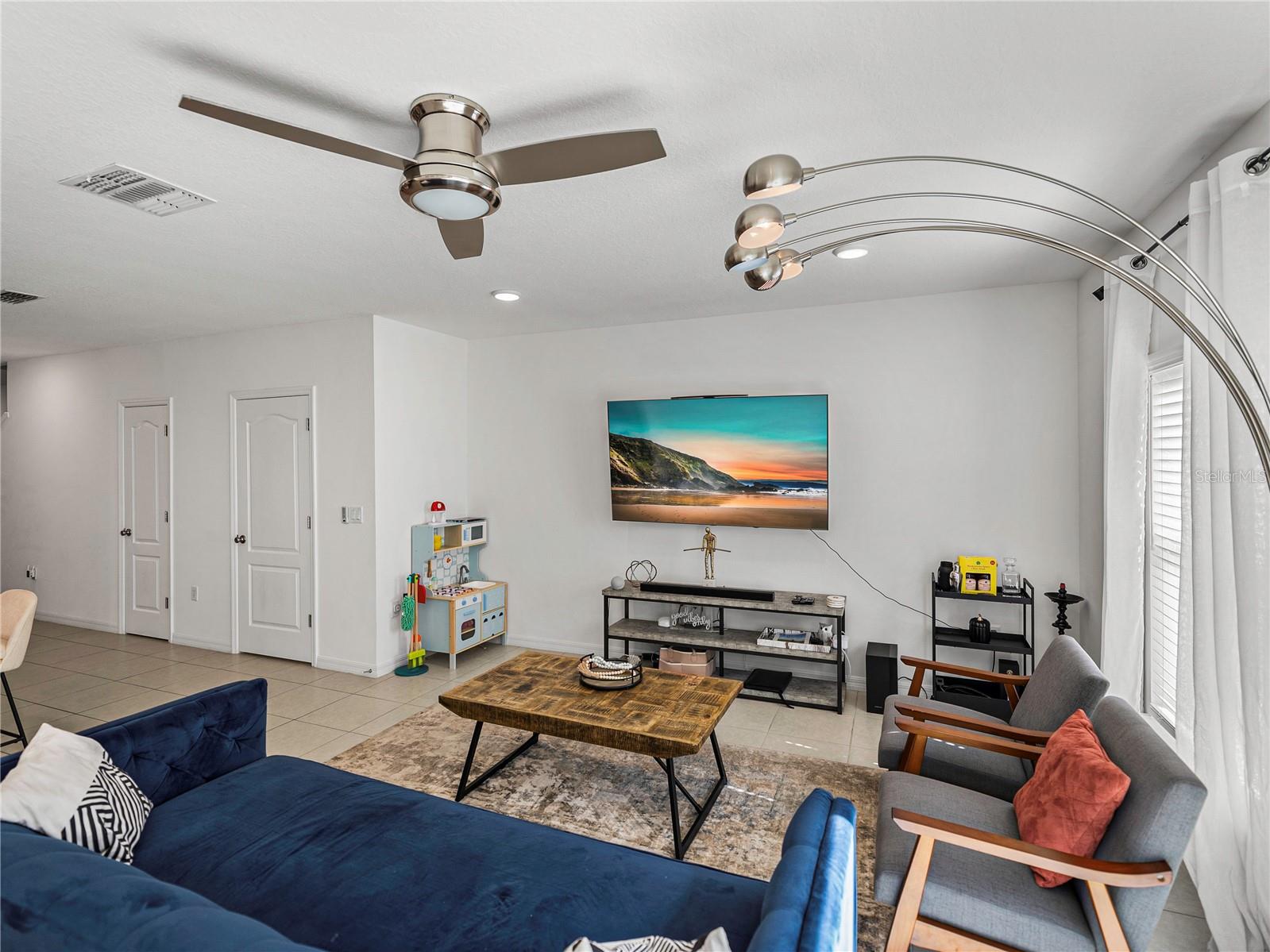 10909 GOLDEN ACORN AVE, TAMPA, FL, 33610