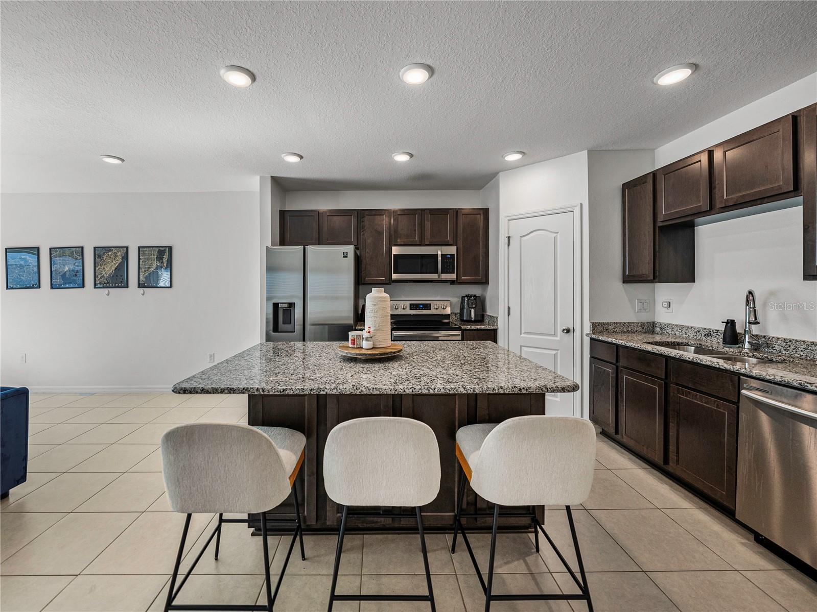 10909 GOLDEN ACORN AVE, TAMPA, FL, 33610