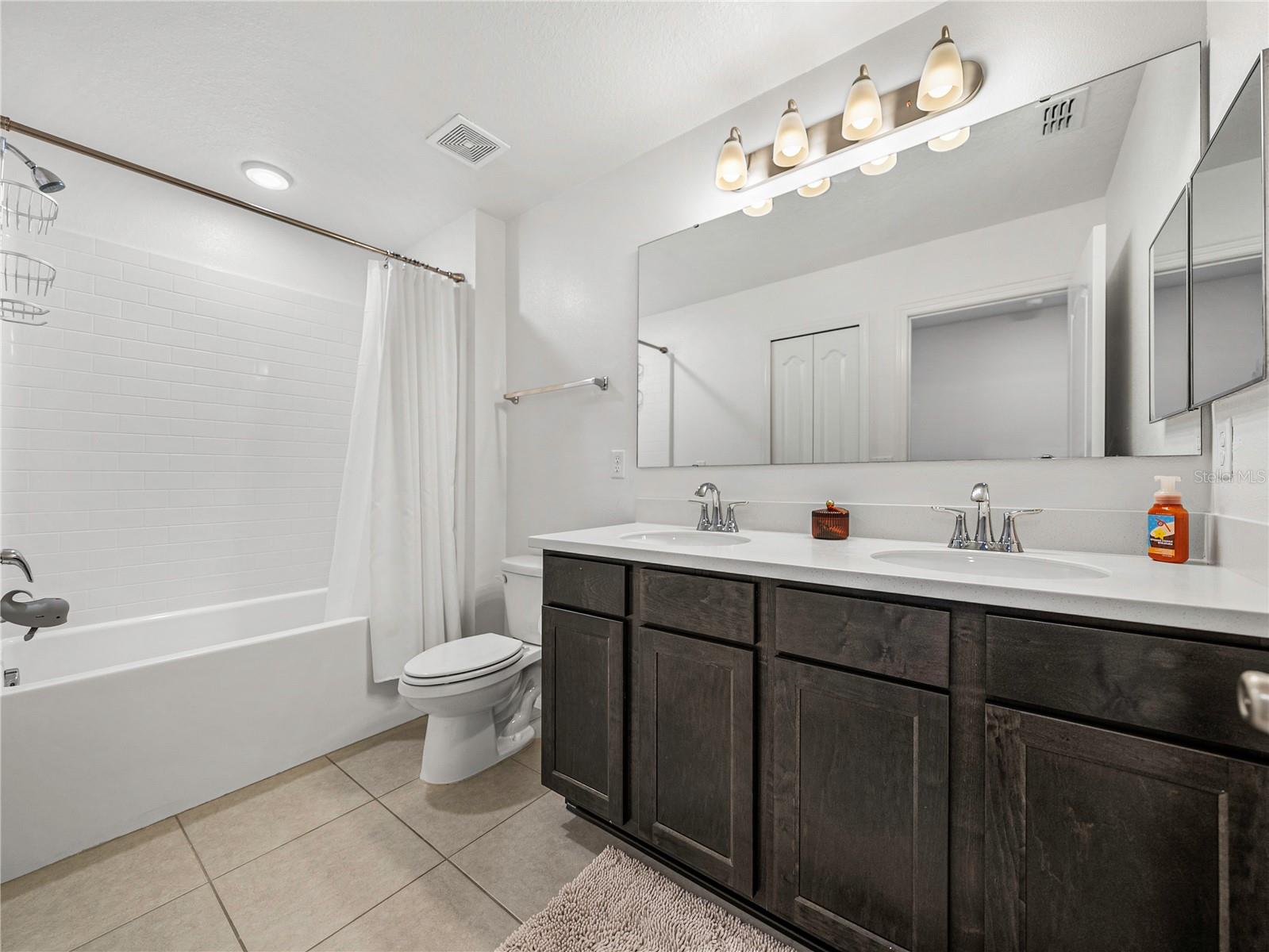 10909 GOLDEN ACORN AVE, TAMPA, FL, 33610
