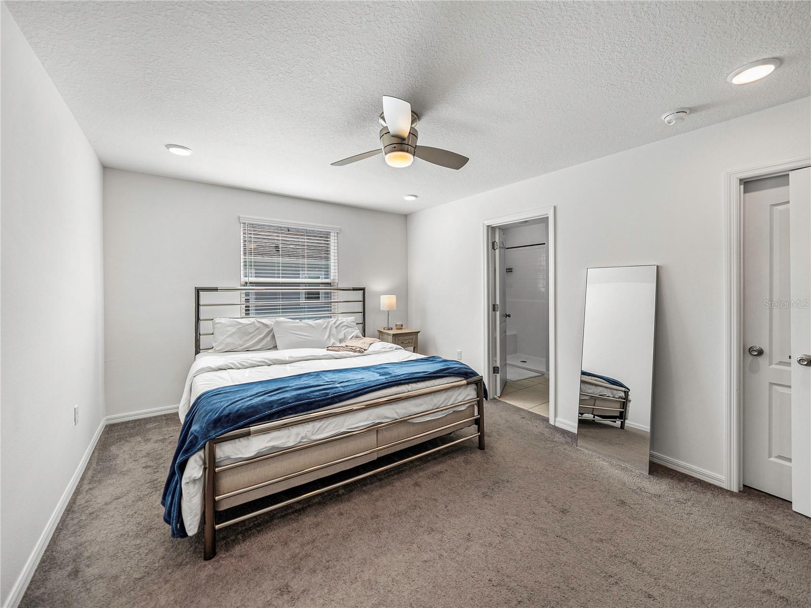 10909 GOLDEN ACORN AVE, TAMPA, FL, 33610